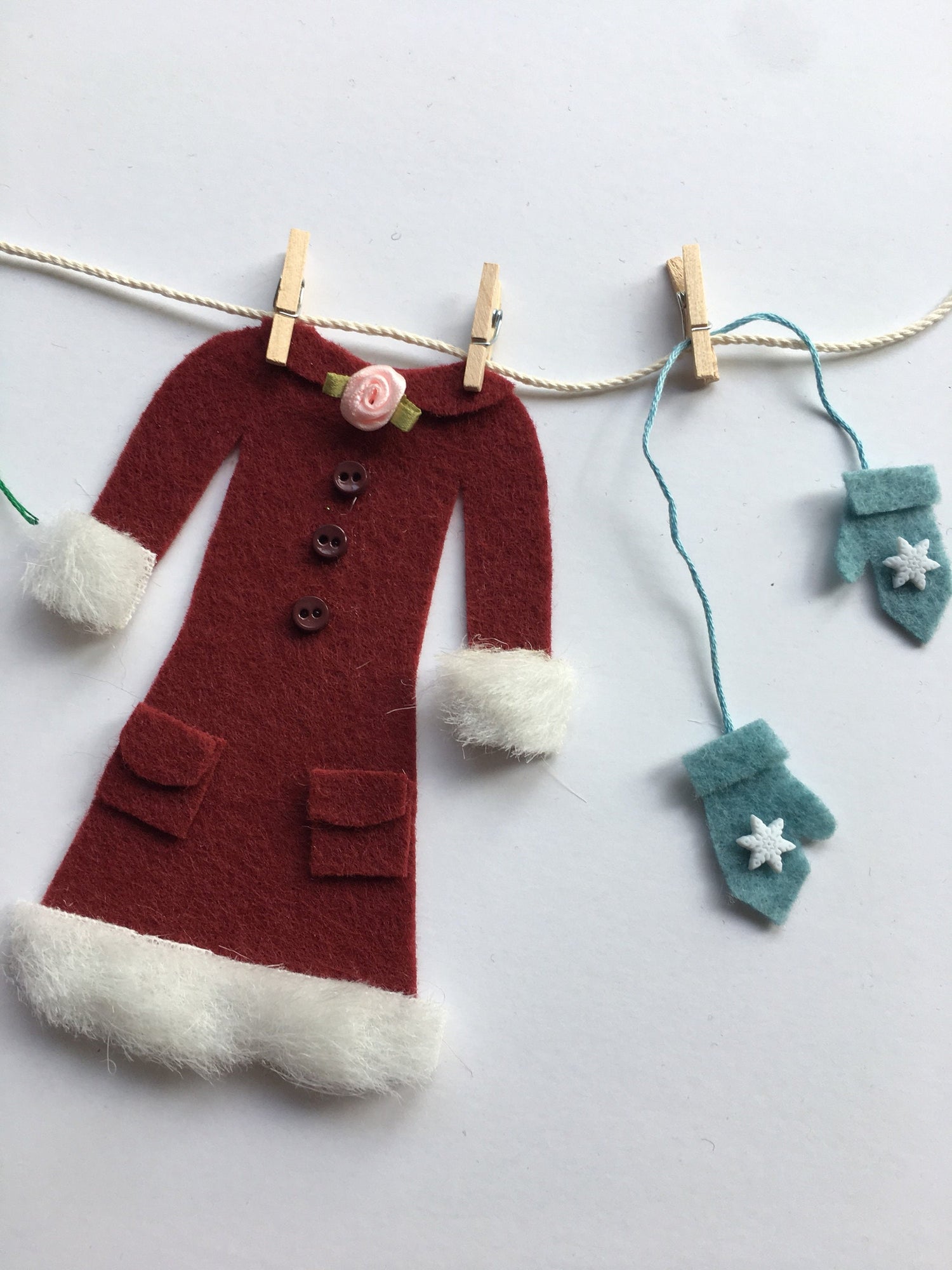 Old Fashioned Winter Miniature Felt Clothesline Garland Banner Bunting Wall Hanging Decoration