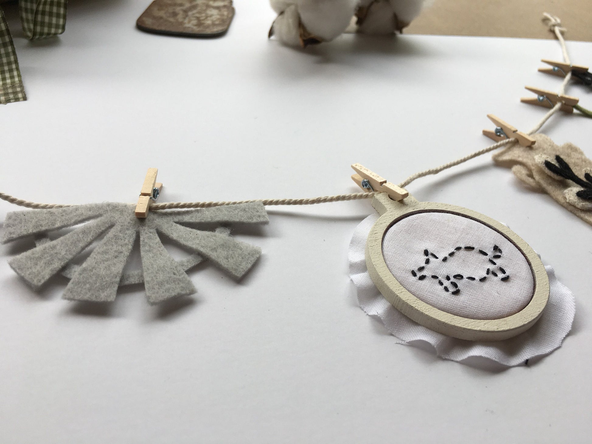 Farmhouse Miniature Felt Clothesline Garland Banner Bunting Decoration