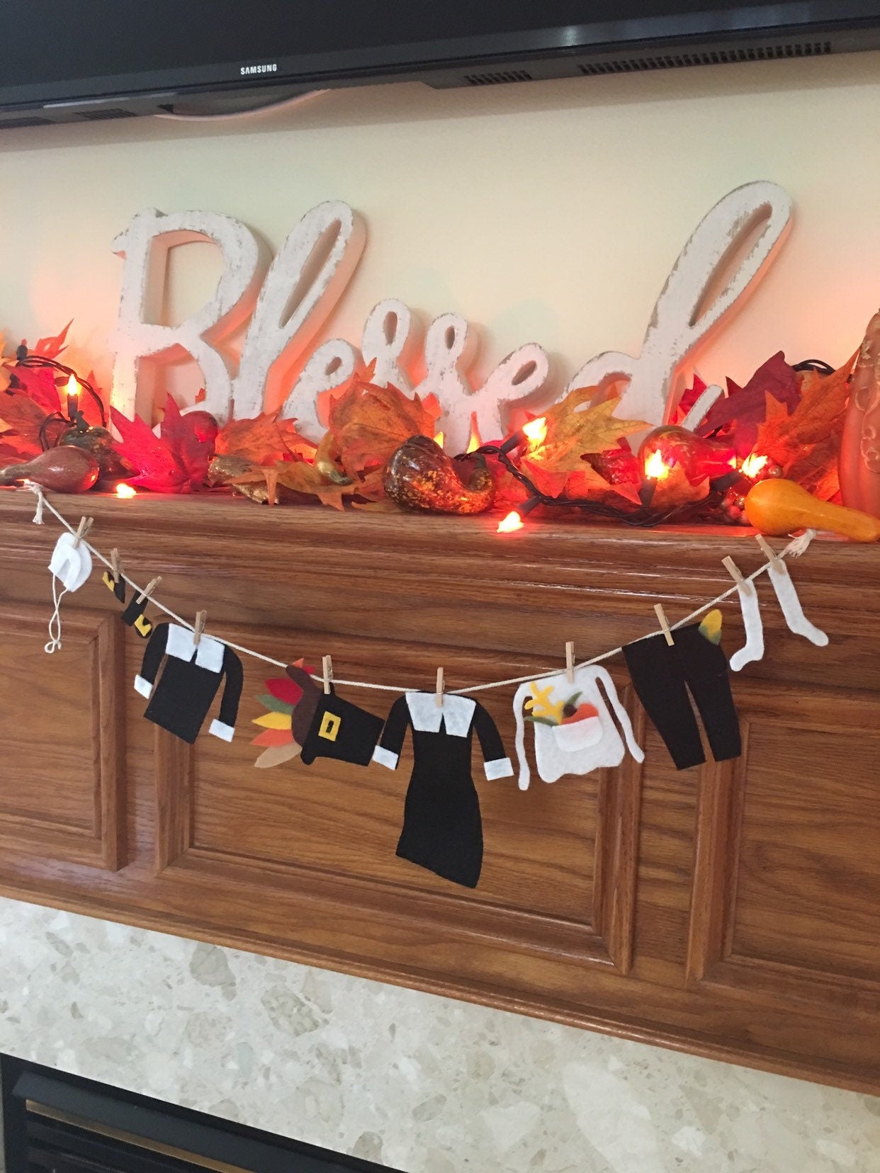 Thanksgiving Pilgrim Clothesline Holiday Decoration