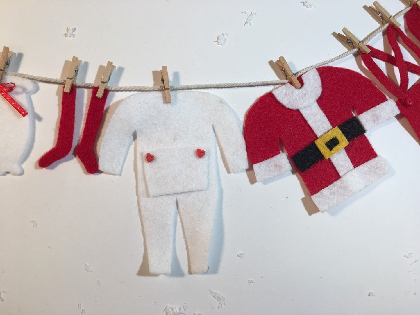 Mr. & Mrs. Santa Claus Mini Felt Laundry Clothesline Christmas decoration