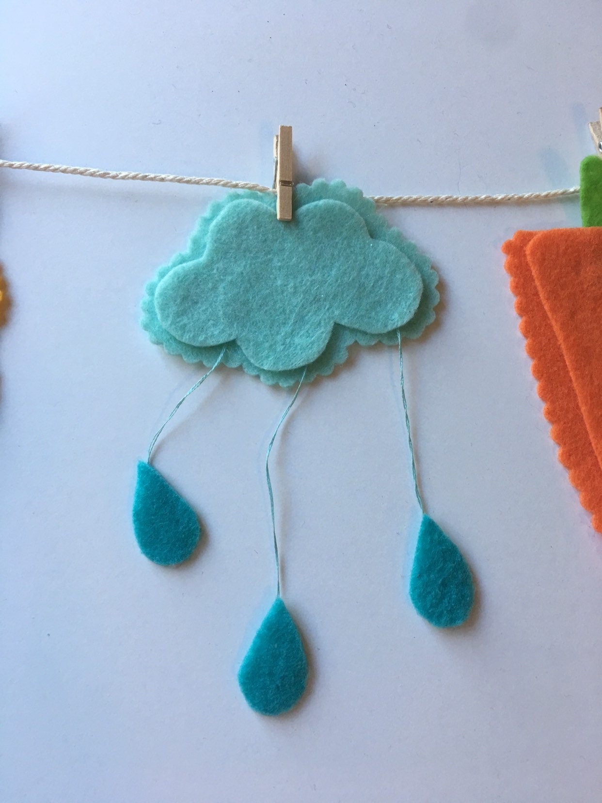 Springtime April Showers Duck Chick Bees Carrot Clothesline Banner Garland Bunting Home Decor Baby Shower Decoration