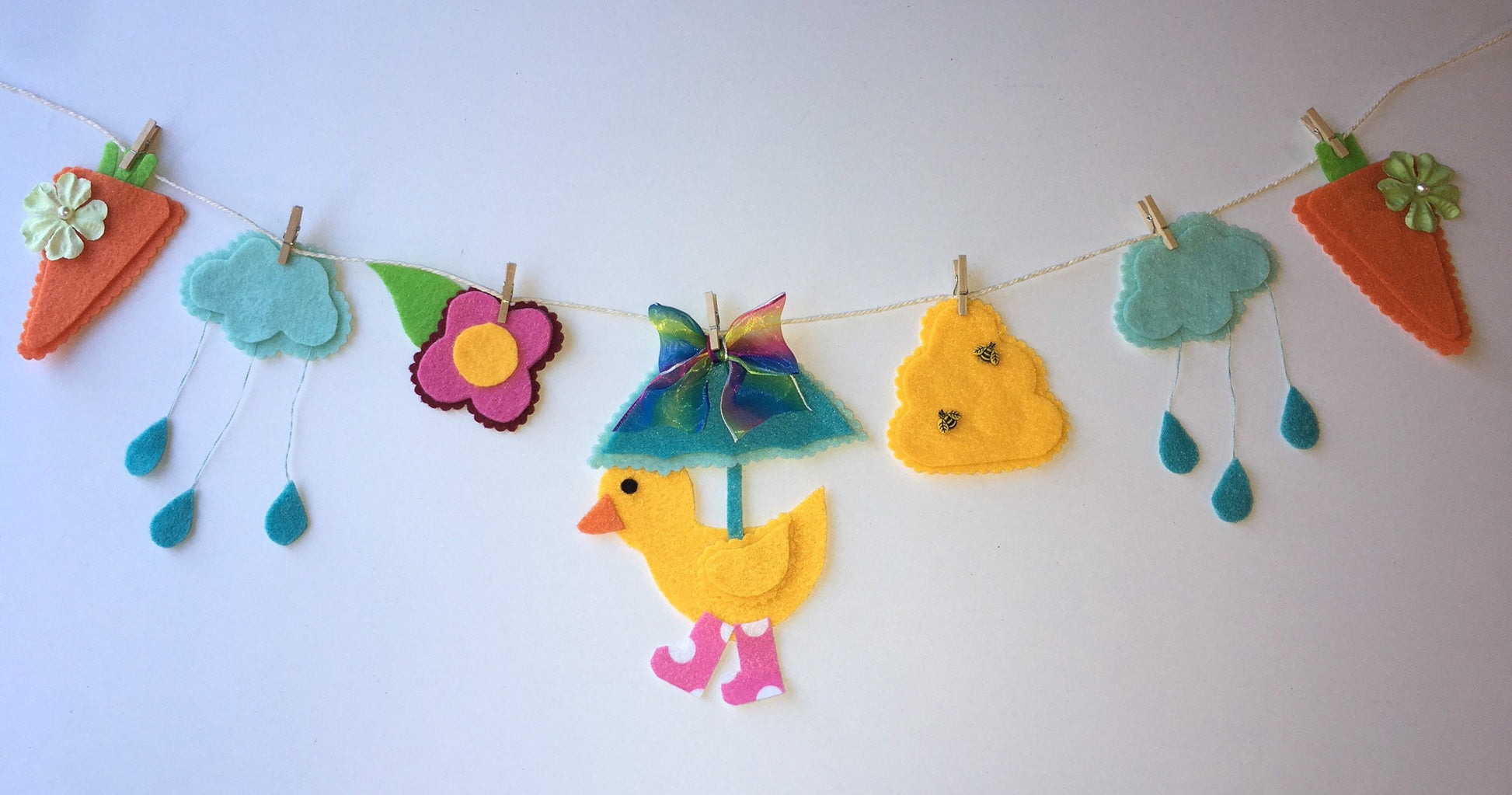 Springtime April Showers Duck Chick Bees Carrot Clothesline Banner Garland Bunting Home Decor Baby Shower Decoration