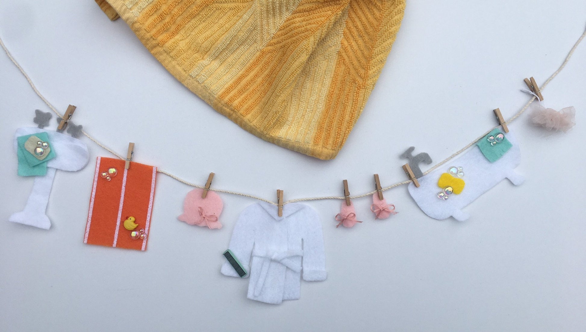 Bath Time Bathroom Miniature Felt Clothesline Banner Garland Bunting Decoration Wall Hanging