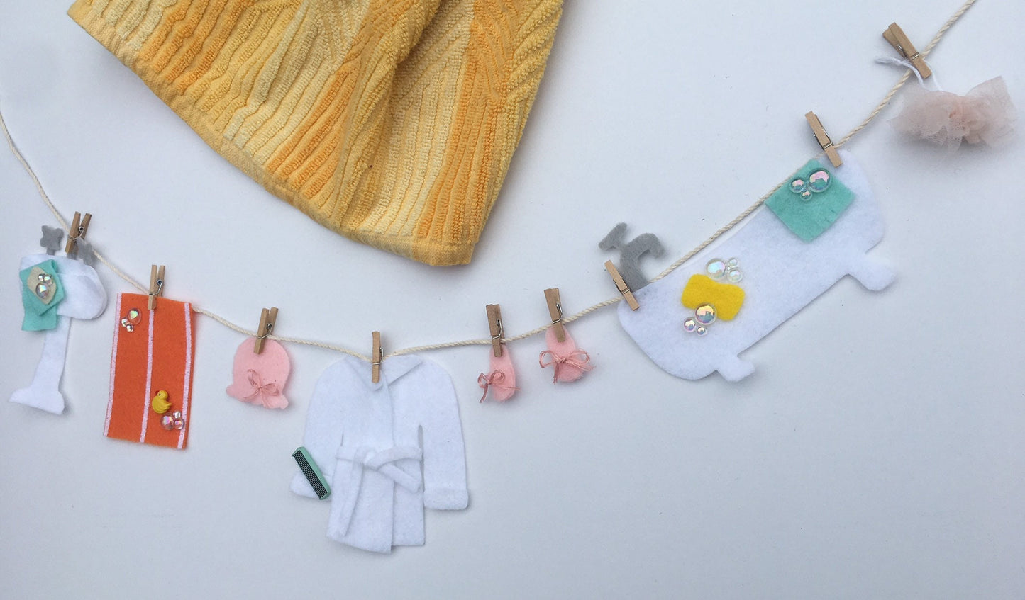 Bath Time Bathroom Miniature Felt Clothesline Banner Garland Bunting Decoration Wall Hanging