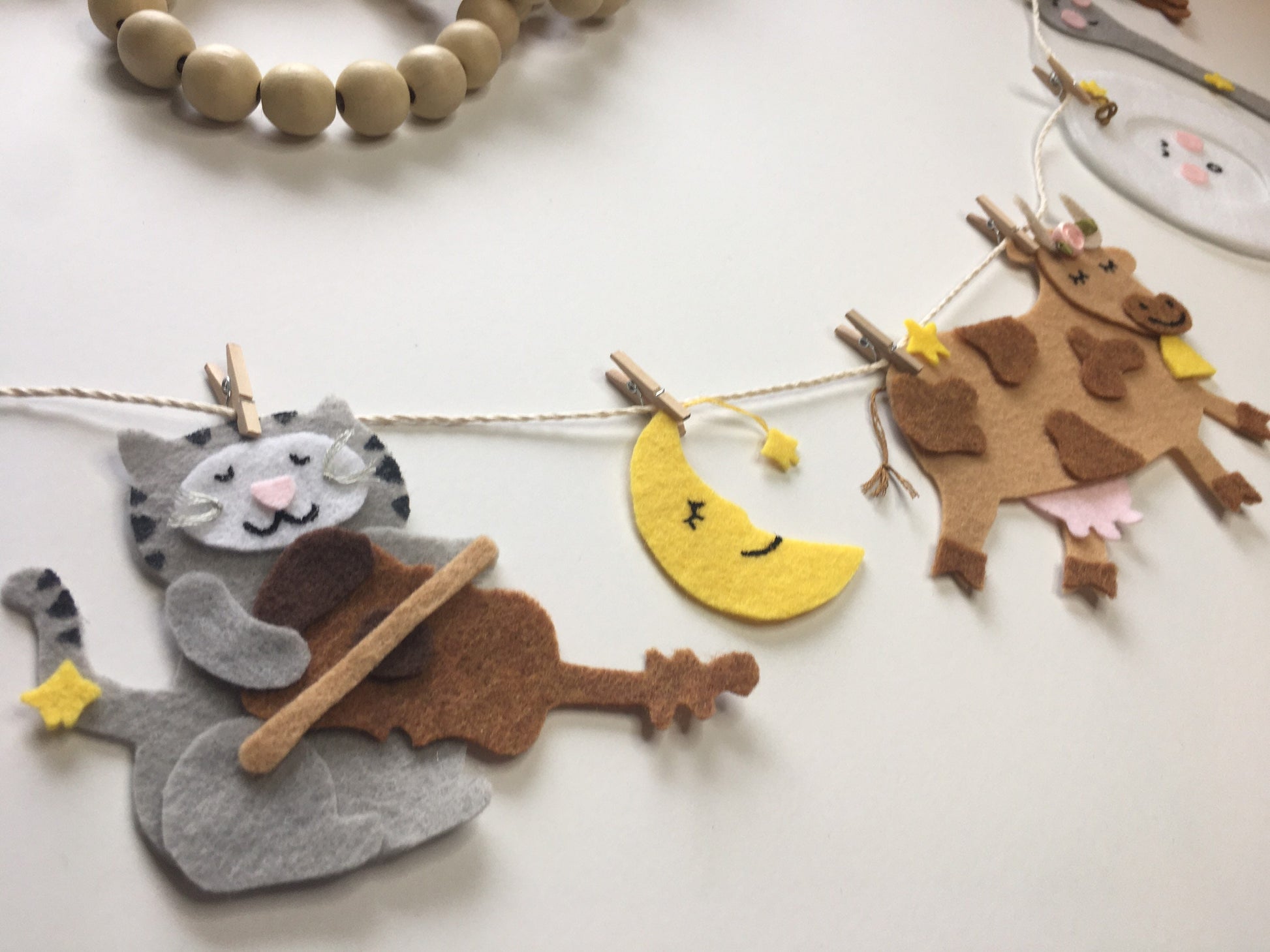 Hey Diddle Diddle Felt Miniature Nursery Clothesline Banner Garland Bunting Wall Hanging Decoration