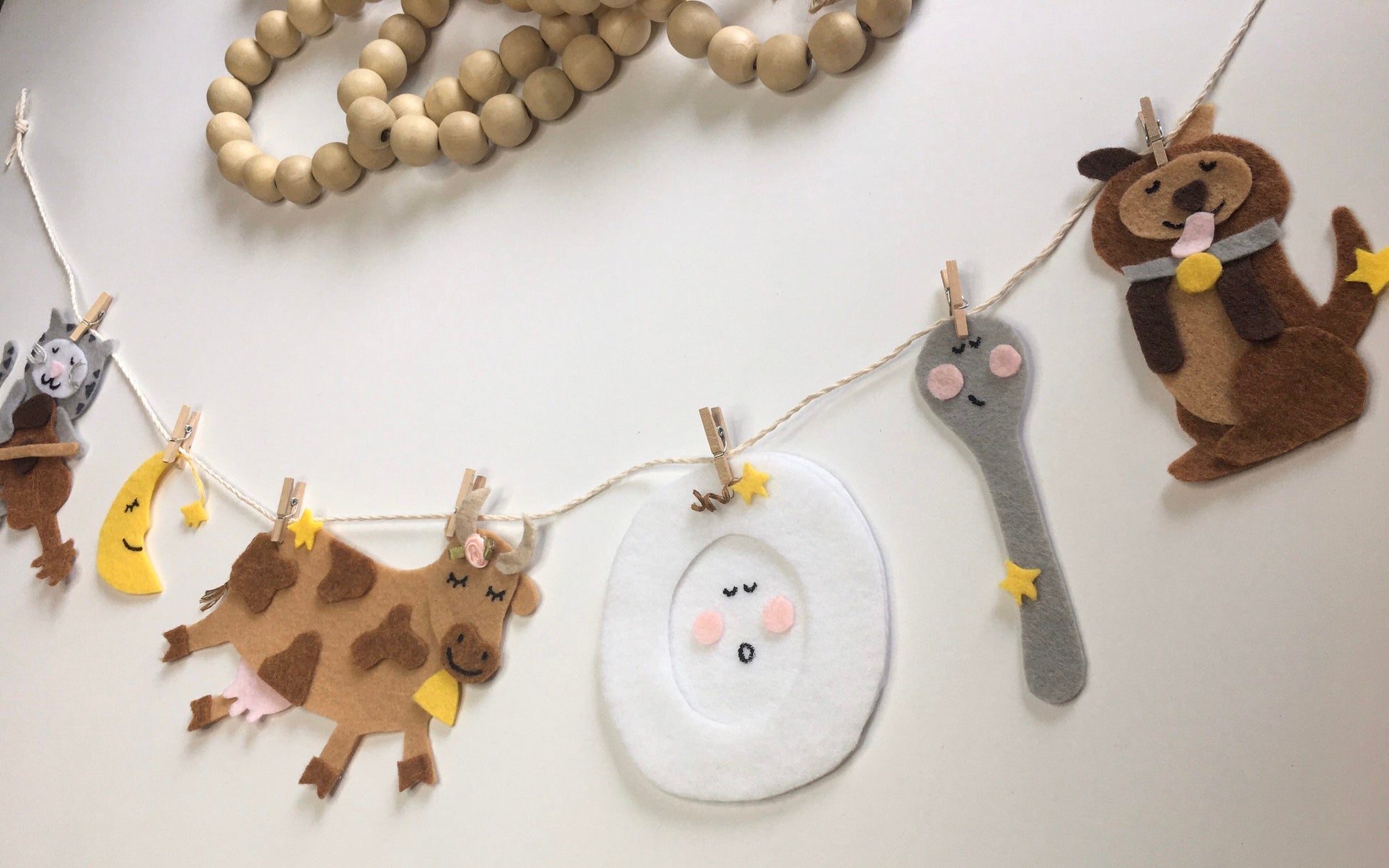 Hey Diddle Diddle Felt Miniature Nursery Clothesline Banner Garland Bunting Wall Hanging Decoration