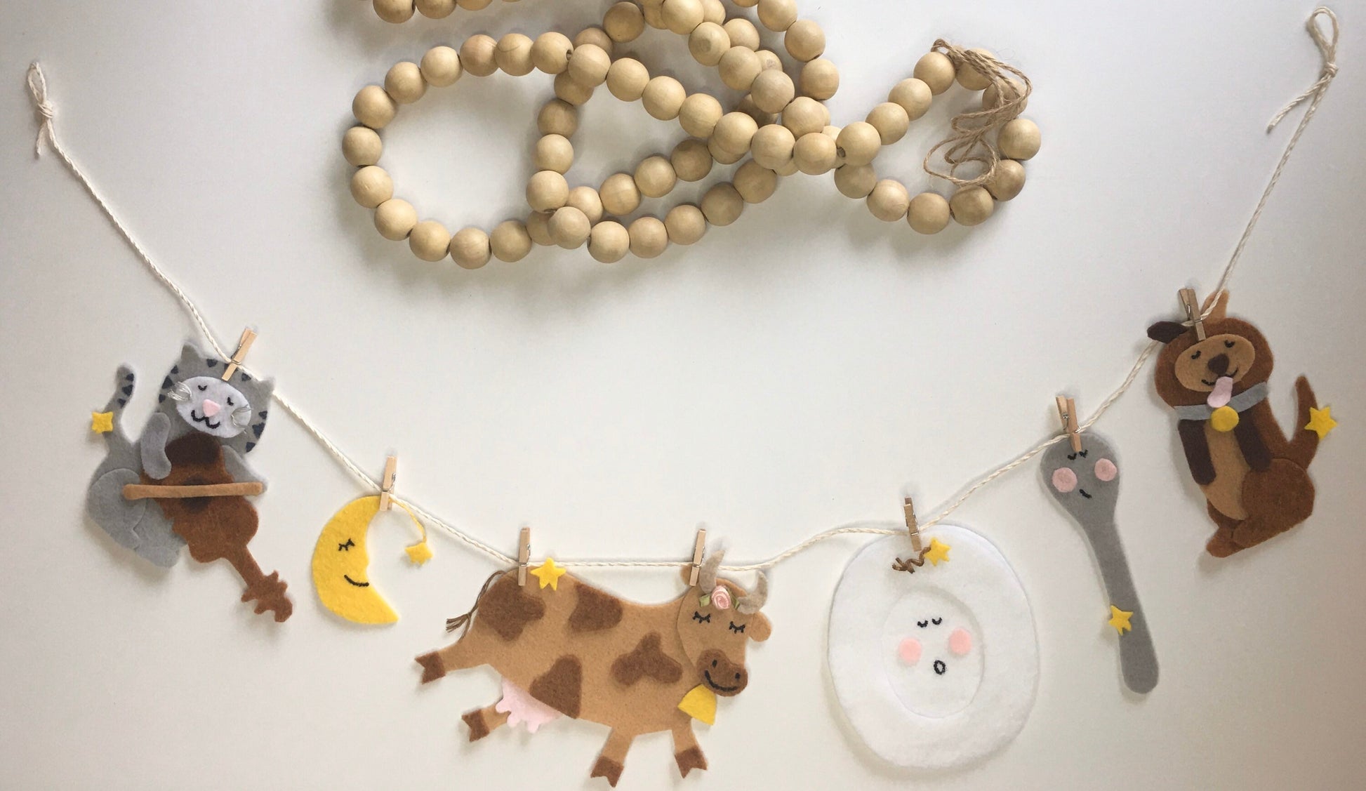 Hey Diddle Diddle Felt Miniature Nursery Clothesline Banner Garland Bunting Wall Hanging Decoration