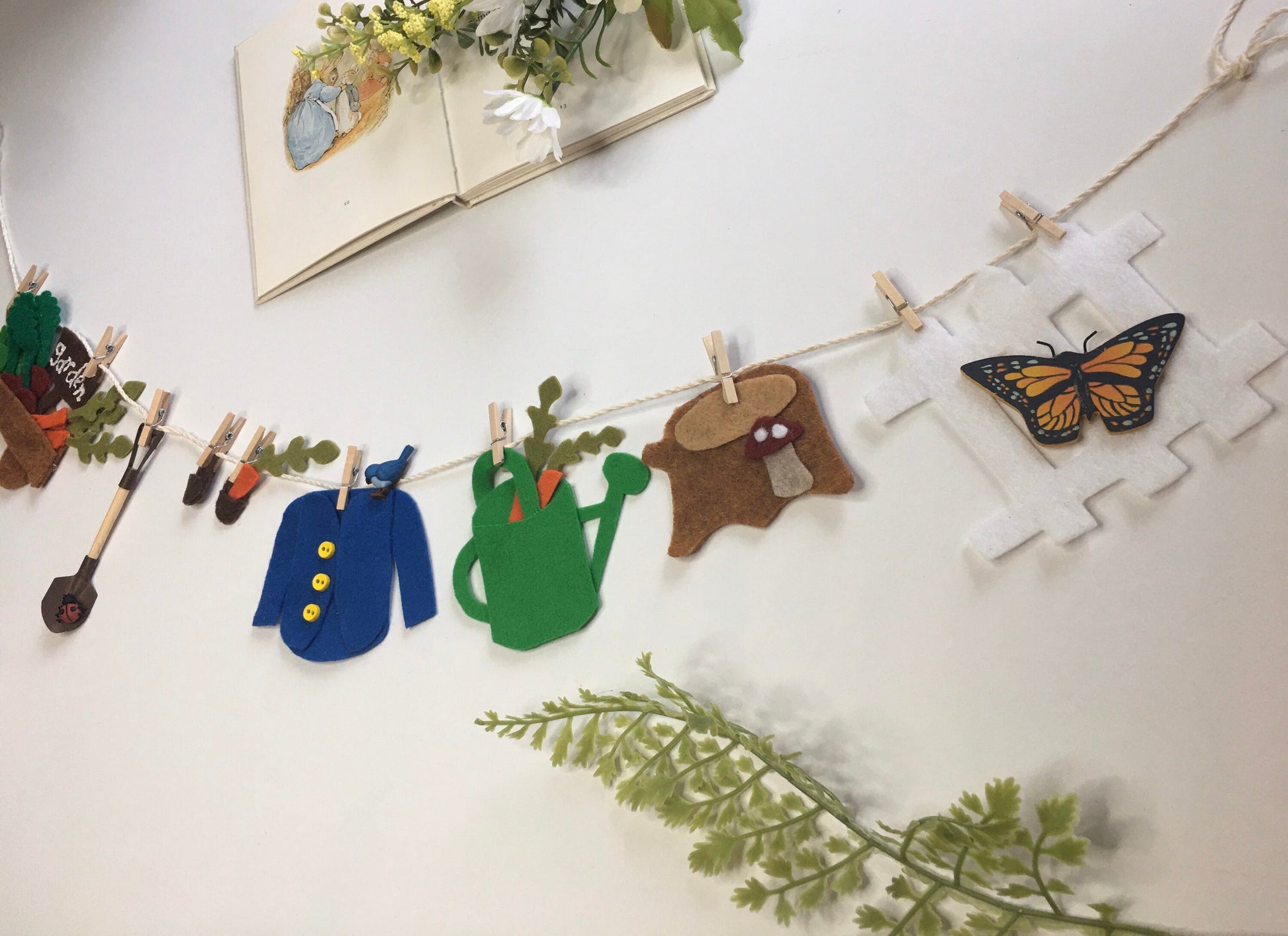 Peter Rabbit Miniature Felt Clothesline Banner Garland Bunting Wall Hanging Decoration