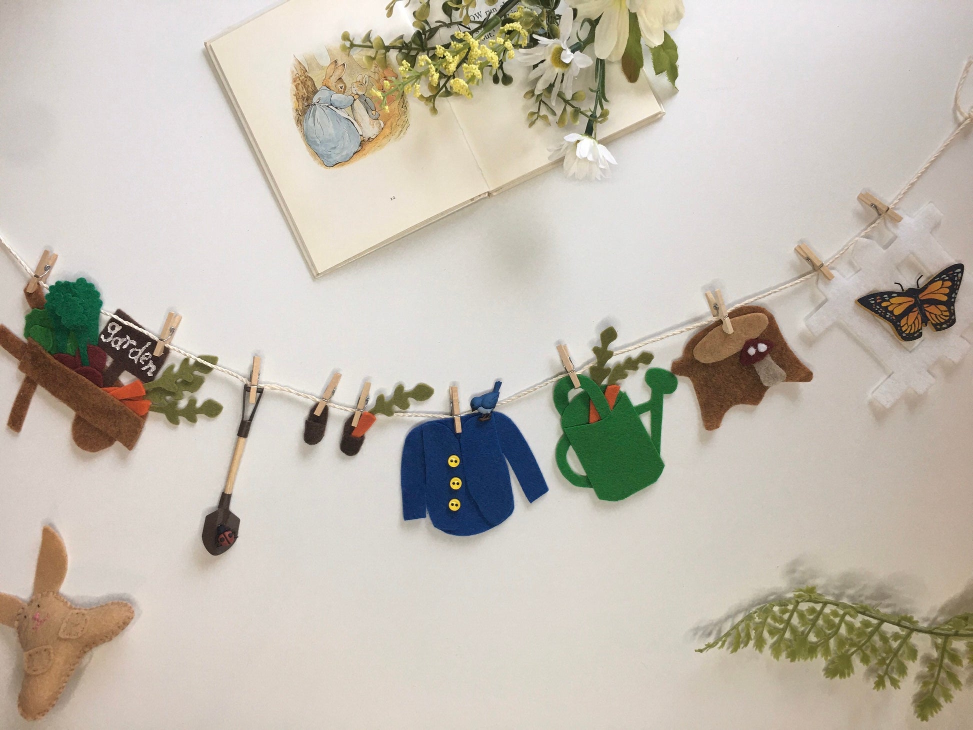 Peter Rabbit Miniature Felt Clothesline Banner Garland Bunting Wall Hanging Decoration