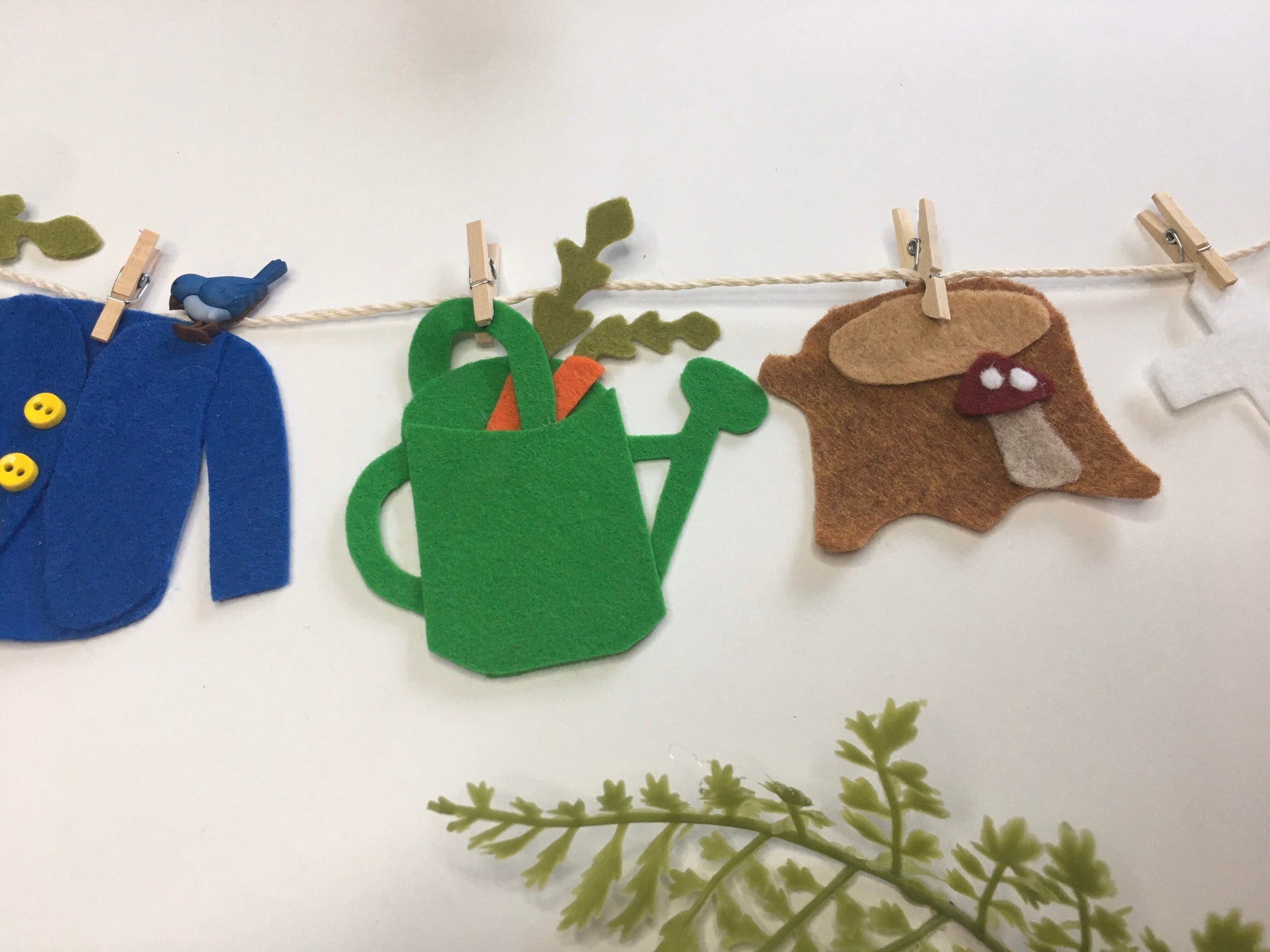Peter Rabbit Miniature Felt Clothesline Banner Garland Bunting Wall Hanging Decoration