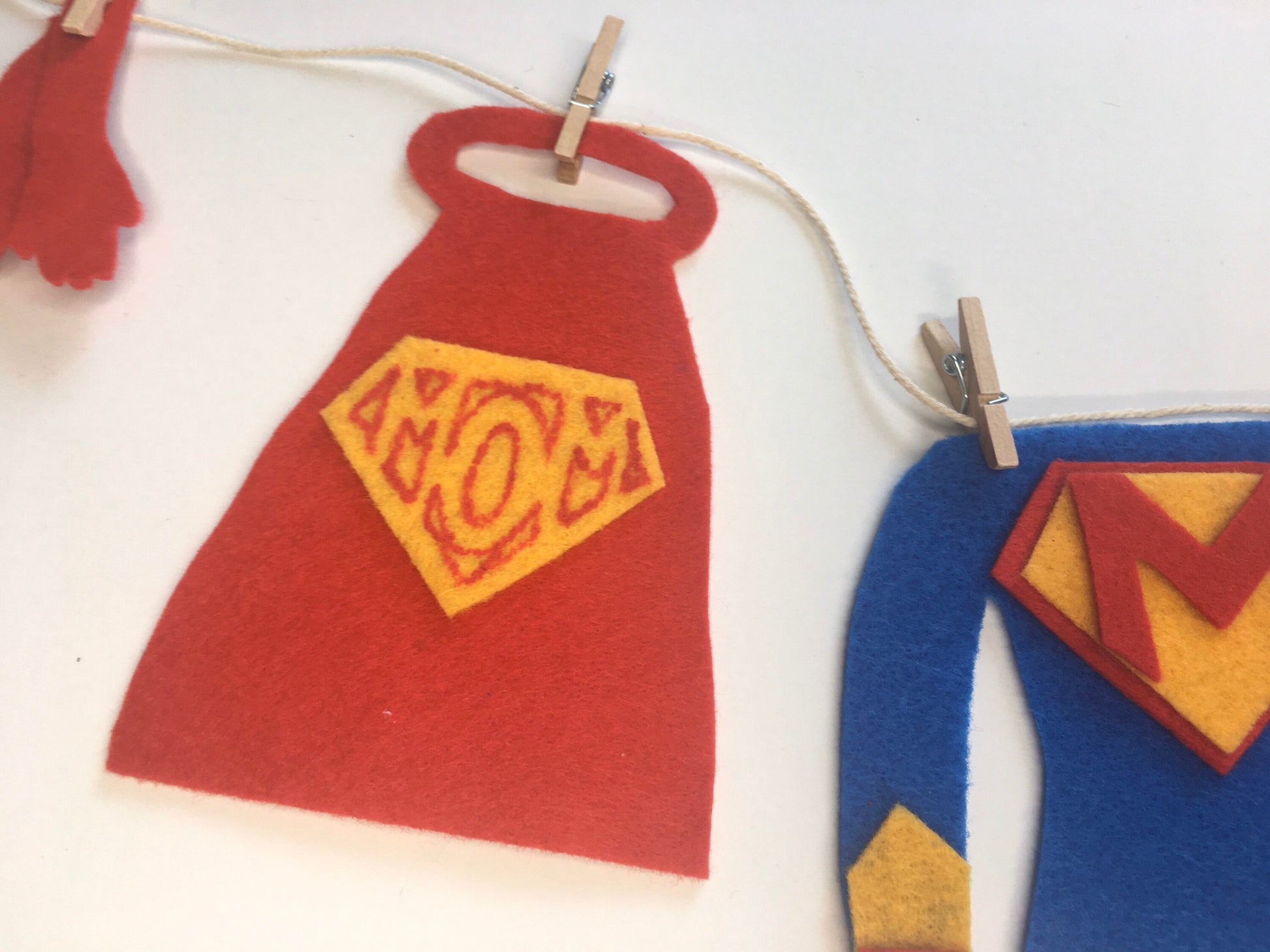 Super Mom Miniature Felt Clothesline Banner Garland Bunting Wall Hanging Decoration for Mother’s Day Gift