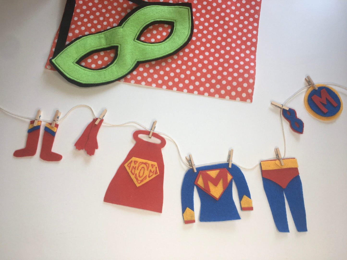 Super Mom Miniature Felt Clothesline Banner Garland Bunting Wall Hanging Decoration for Mother’s Day Gift