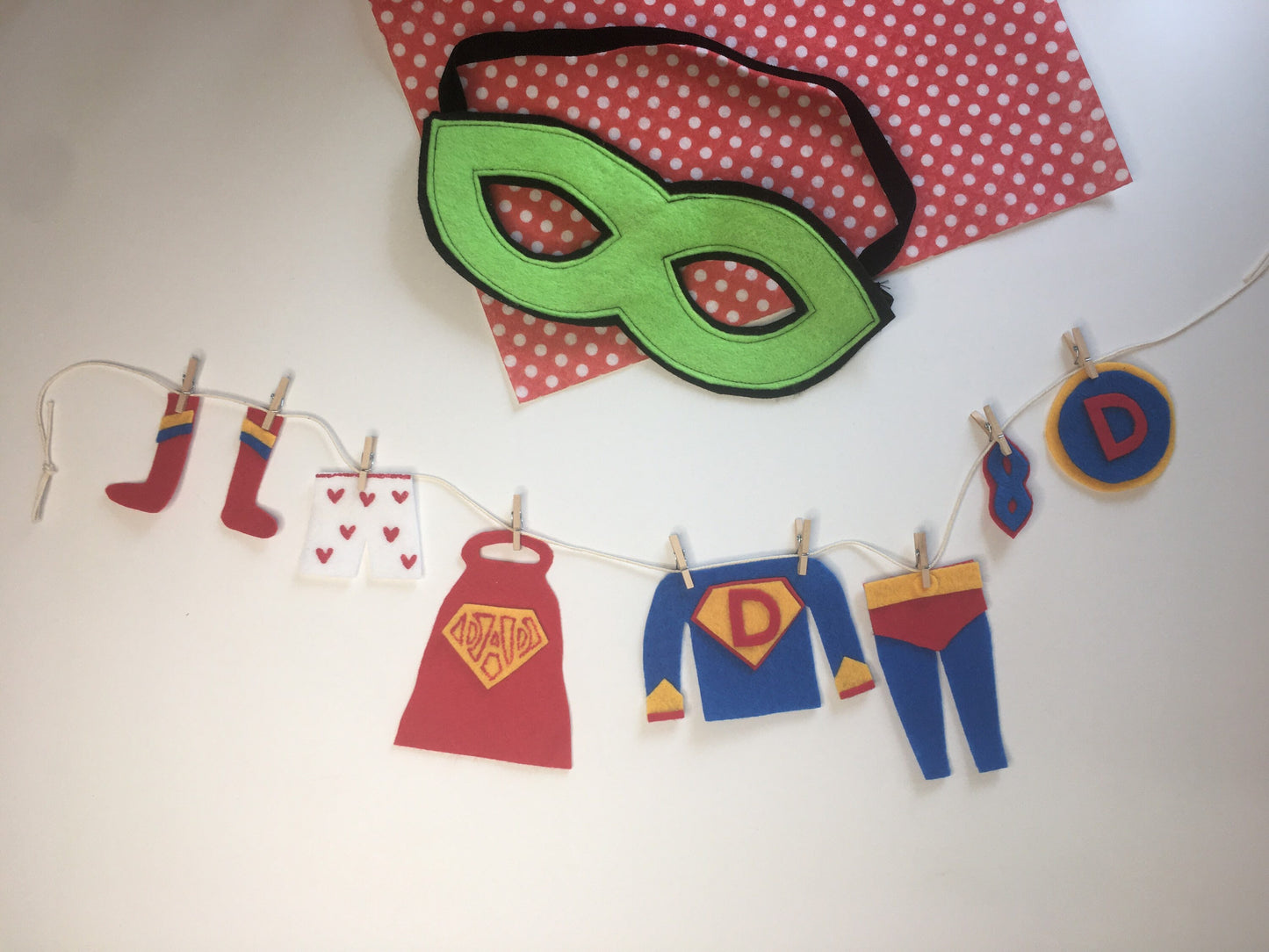 Super Mom and Dad Miniature Felt Clothesline Banner Garland Bunting Wall Hanging Decoration