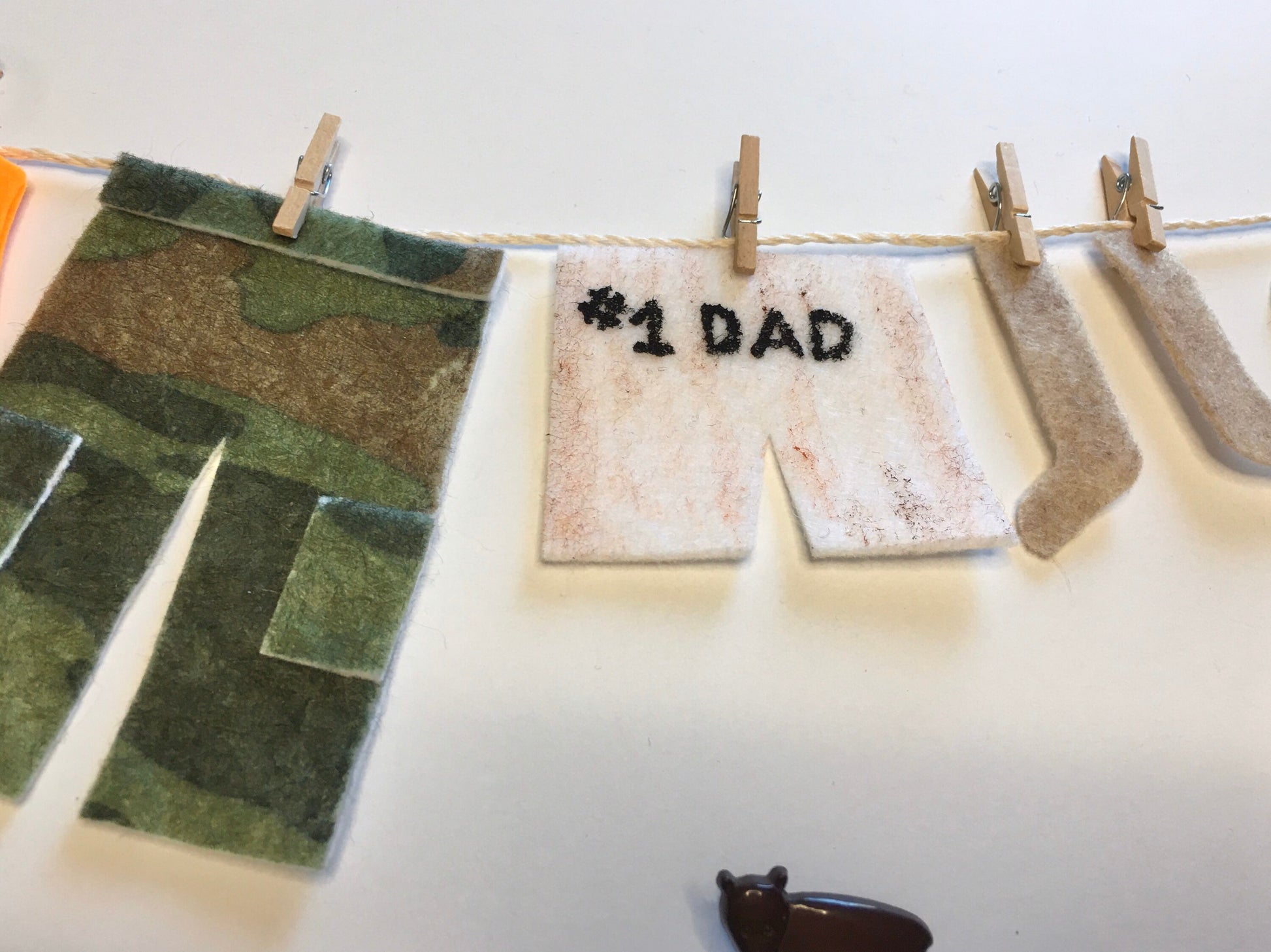 Handcrafted Hunting Enthusiast Clothesline Banner - Perfect Gift for Outdoor Enthusiasts!