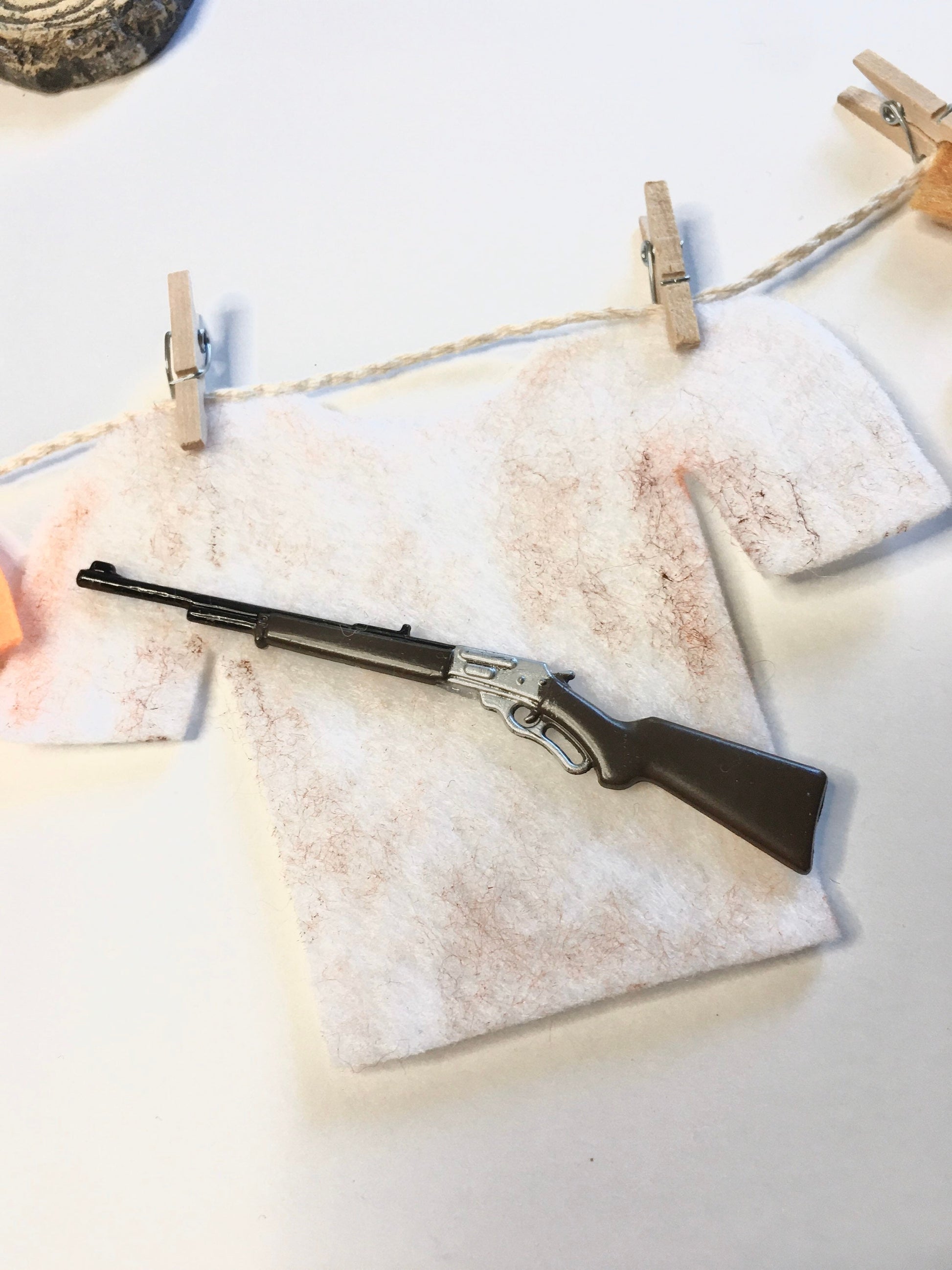 Handcrafted Hunting Enthusiast Clothesline Banner - Perfect Gift for Outdoor Enthusiasts!