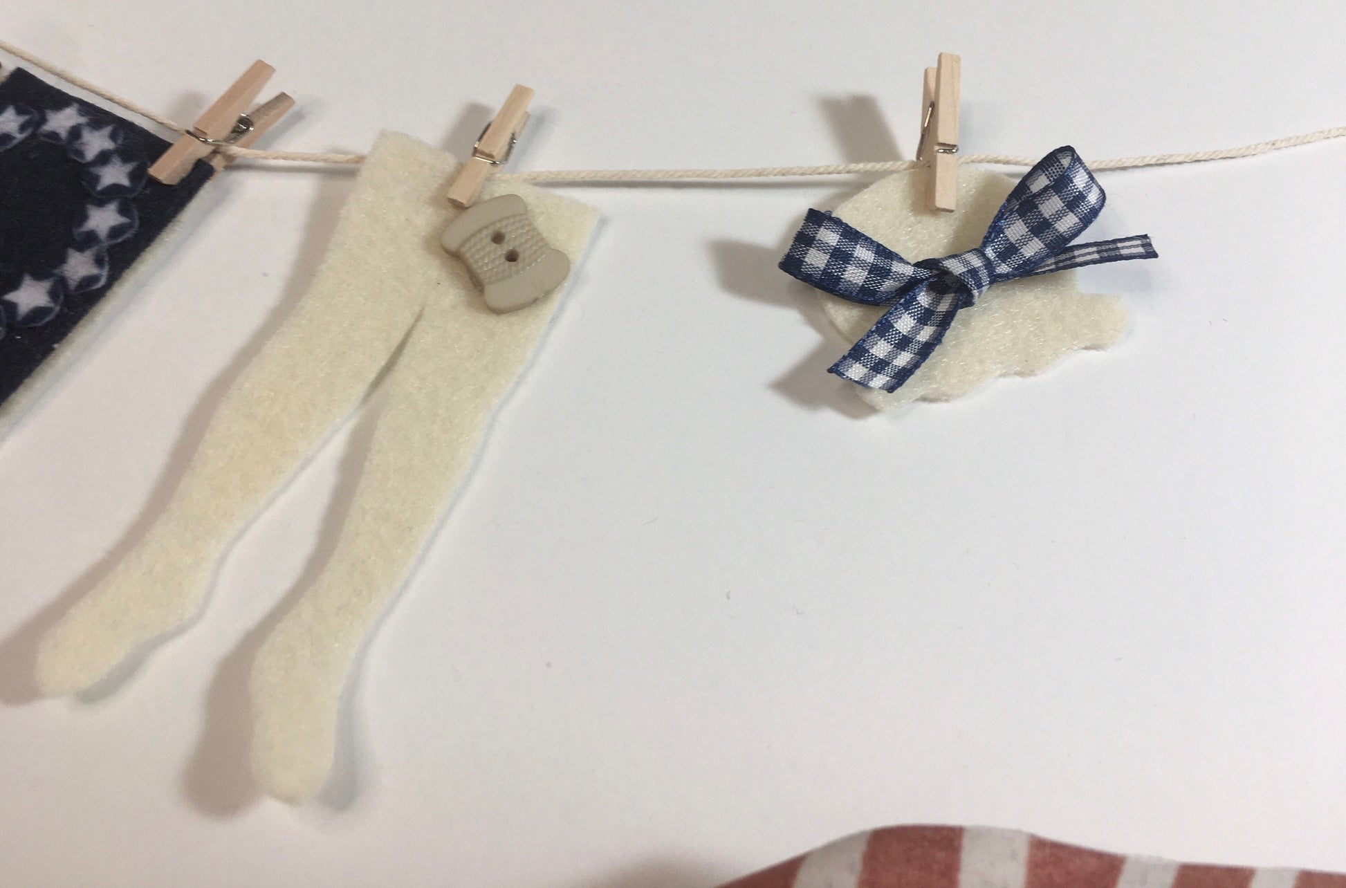 Betsy Ross’ Miniature Felt Clothesline Americana Banner Fourth of July Wall Hanging Garland