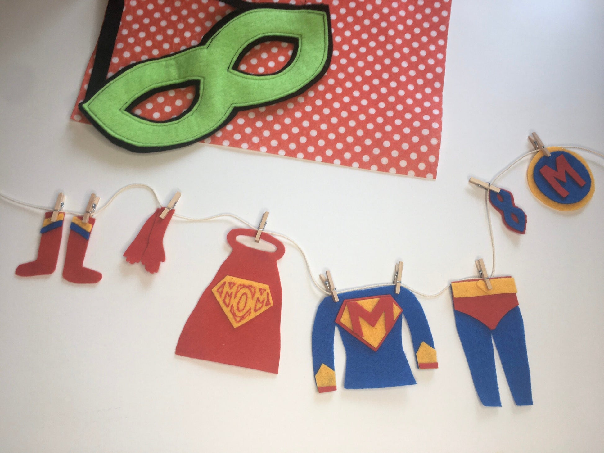 Super Mom Miniature Felt Clothesline Banner Garland Bunting Wall Hanging Decoration for Mother’s Day Gift