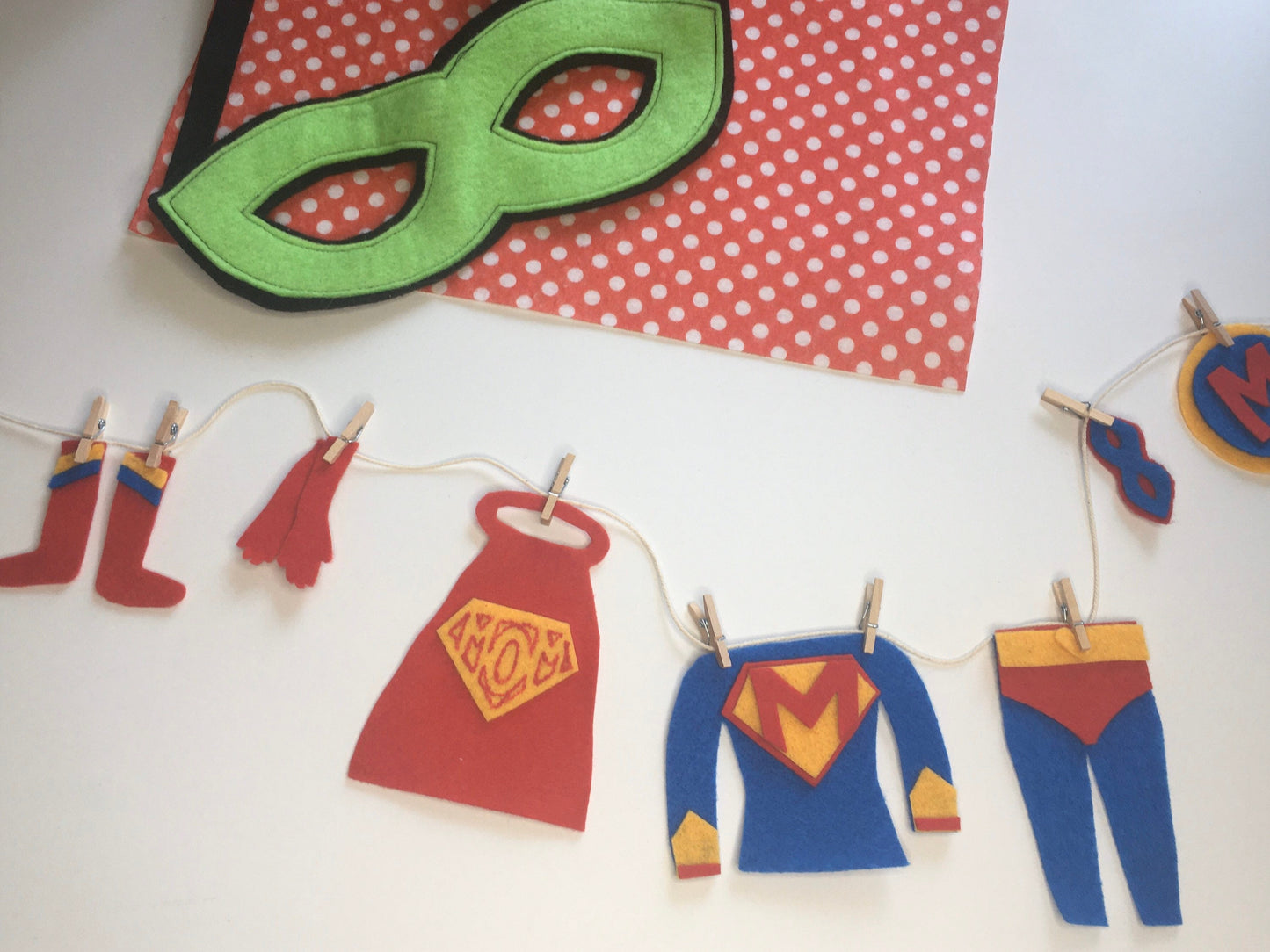 Super Mom Miniature Felt Clothesline Banner Garland Bunting Wall Hanging Decoration for Mother’s Day Gift