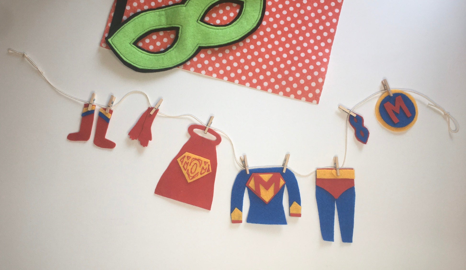 Super Mom and Dad Miniature Felt Clothesline Banner Garland Bunting Wall Hanging Decoration