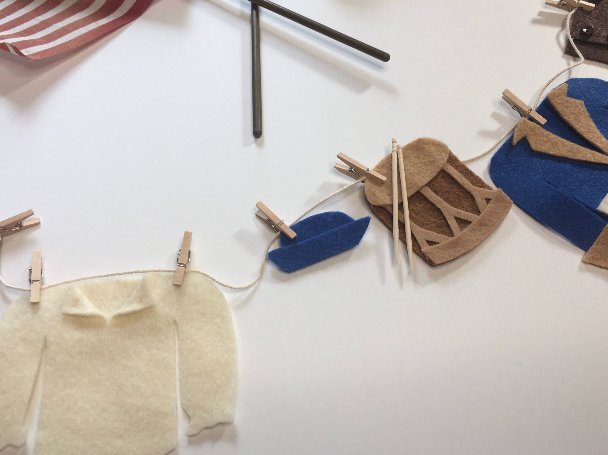 Yankee Doodle Dandy Paul Revere Miniature Felt Clothesline Banner Garland Bunting Wall Hanging Decoration for Independence Day