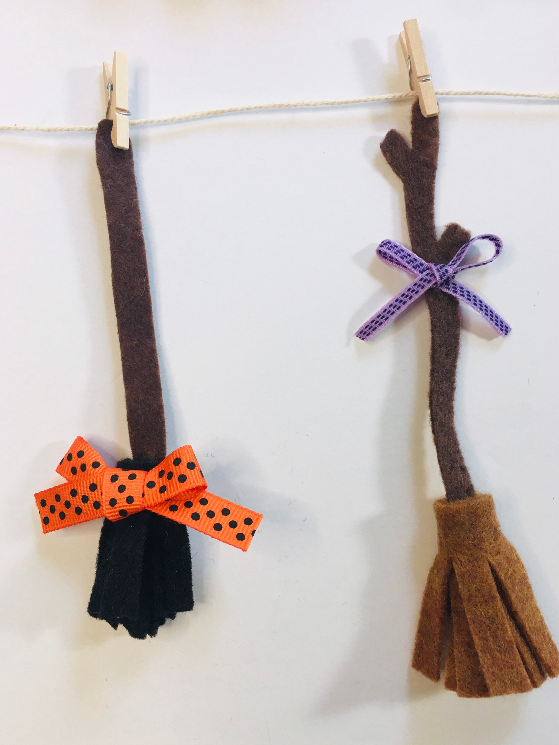 Felt Witch’s Brooms Miniature Clothesline Banner Halloween Garland Bunting Wall Hanging Decoration
