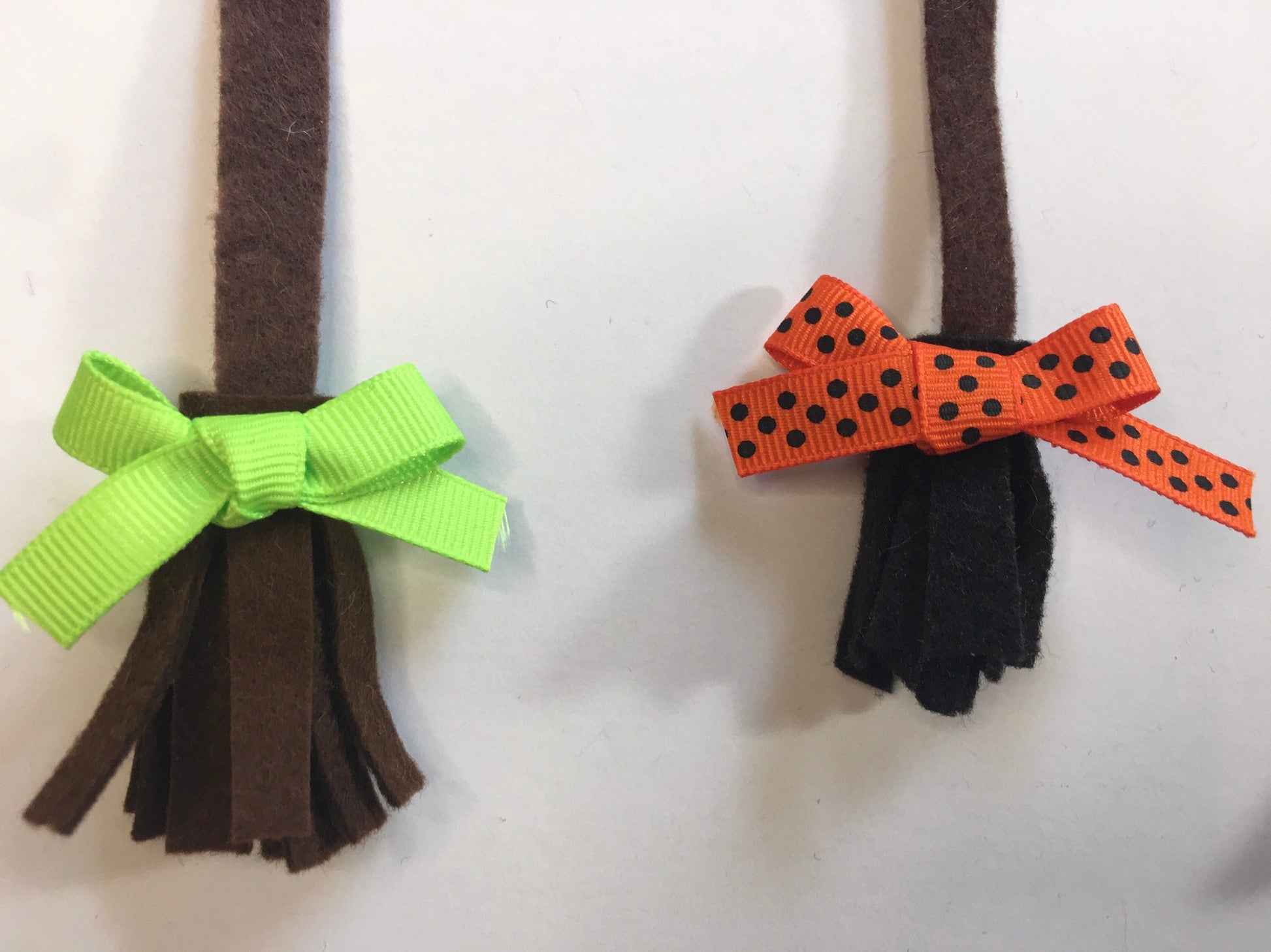 Felt Witch’s Brooms Miniature Clothesline Banner Halloween Garland Bunting Wall Hanging Decoration