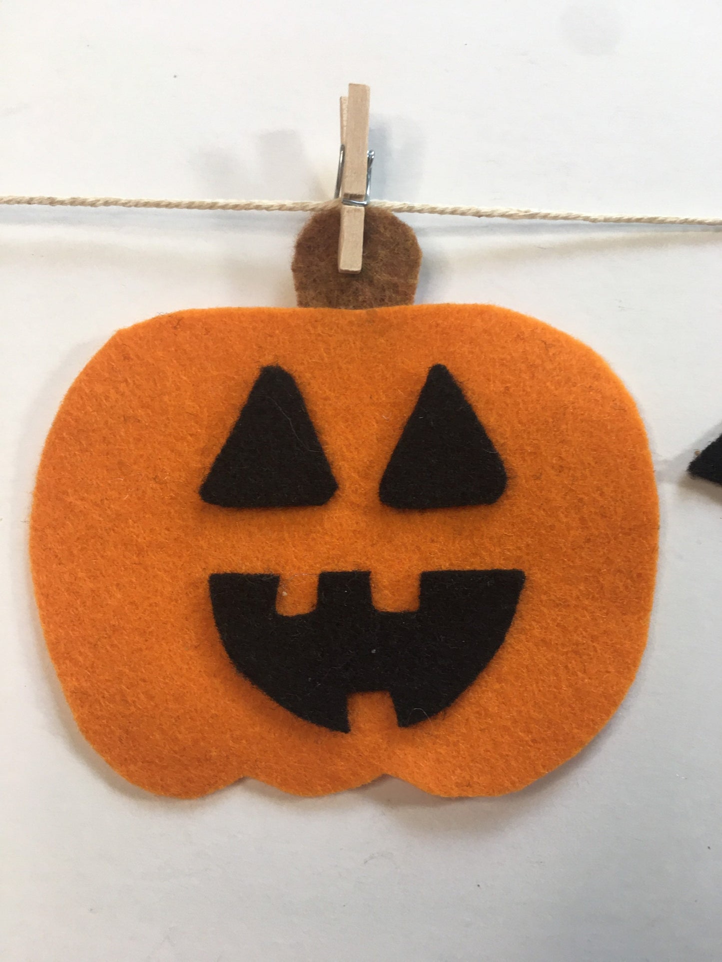 Cute Miniature Felt Happy Halloween Banner Ghost Bunting Bat Garland Spider Web Wall Hanging Candy Corn Decoration Jack o’ Lantern Pumpkin