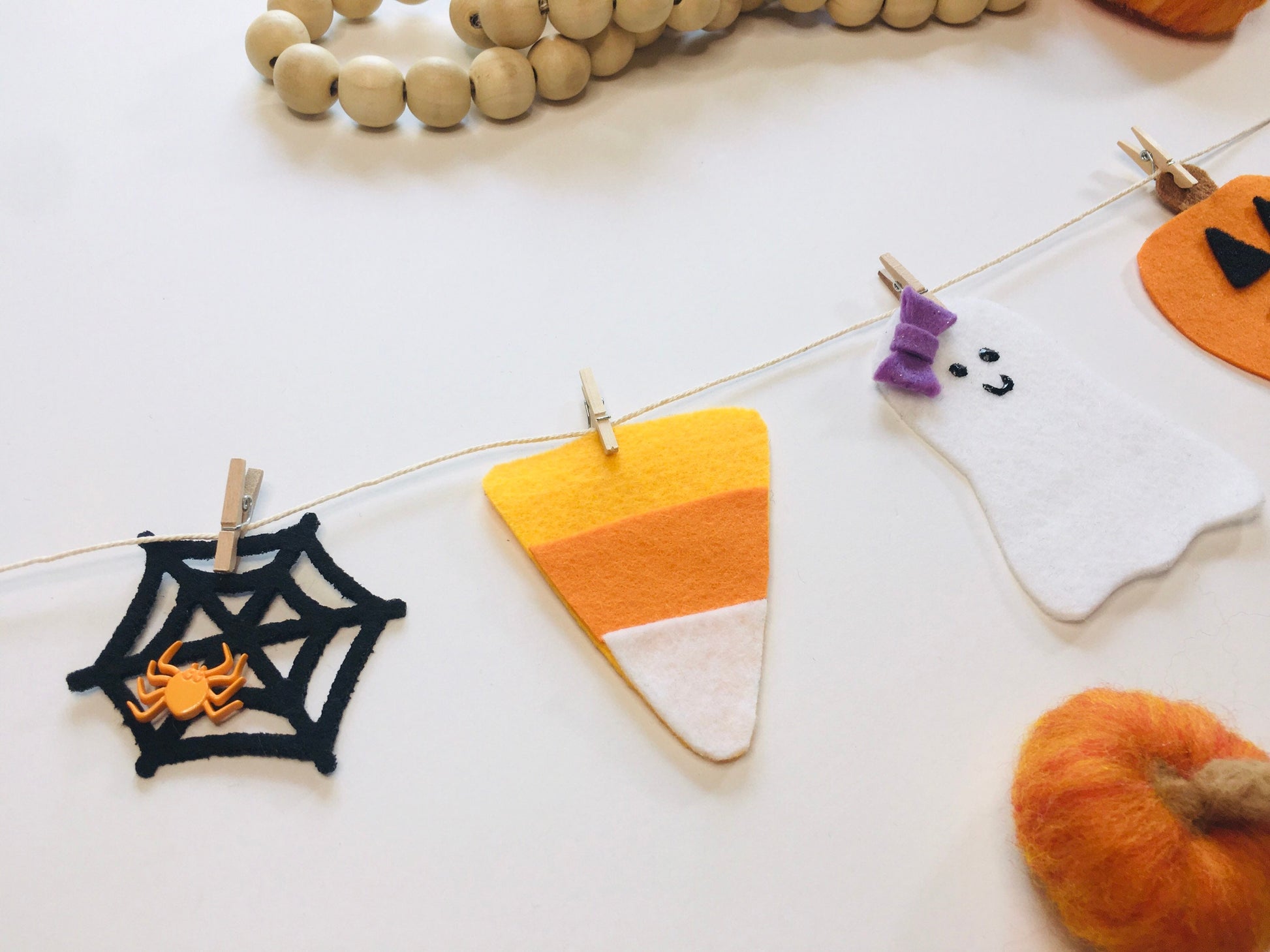 Cute Miniature Felt Happy Halloween Banner Ghost Bunting Bat Garland Spider Web Wall Hanging Candy Corn Decoration Jack o’ Lantern Pumpkin