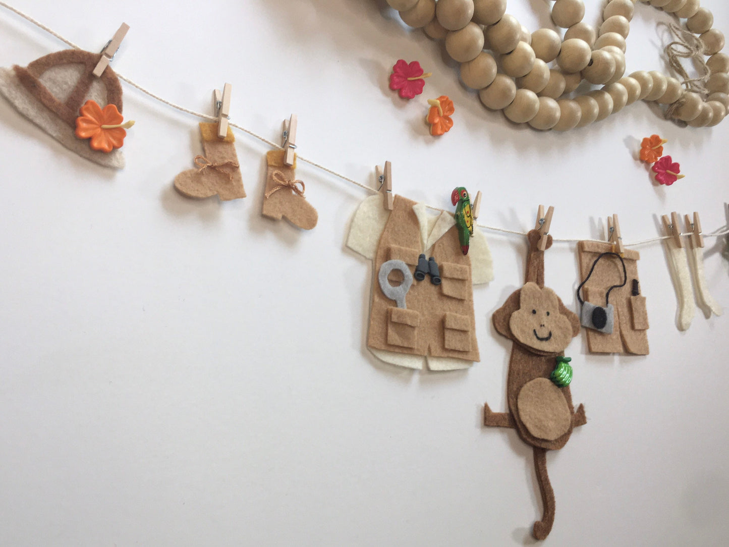 Safari Miniature Felt Clothesline Banner Monkey Bunting Garland Wall Hanging Decoration for Children’s Rooms and Parties