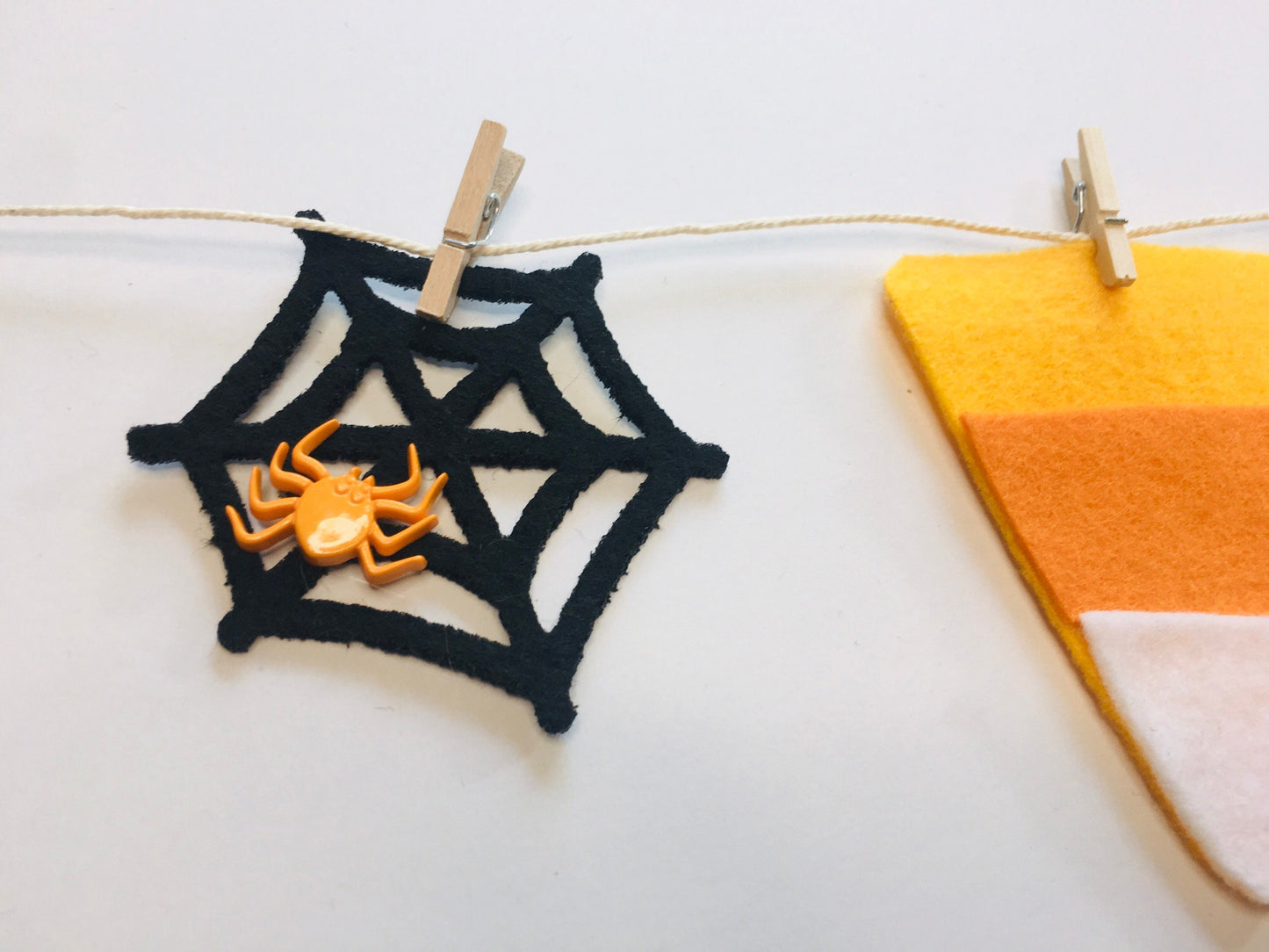Cute Miniature Felt Happy Halloween Banner Ghost Bunting Bat Garland Spider Web Wall Hanging Candy Corn Decoration Jack o’ Lantern Pumpkin