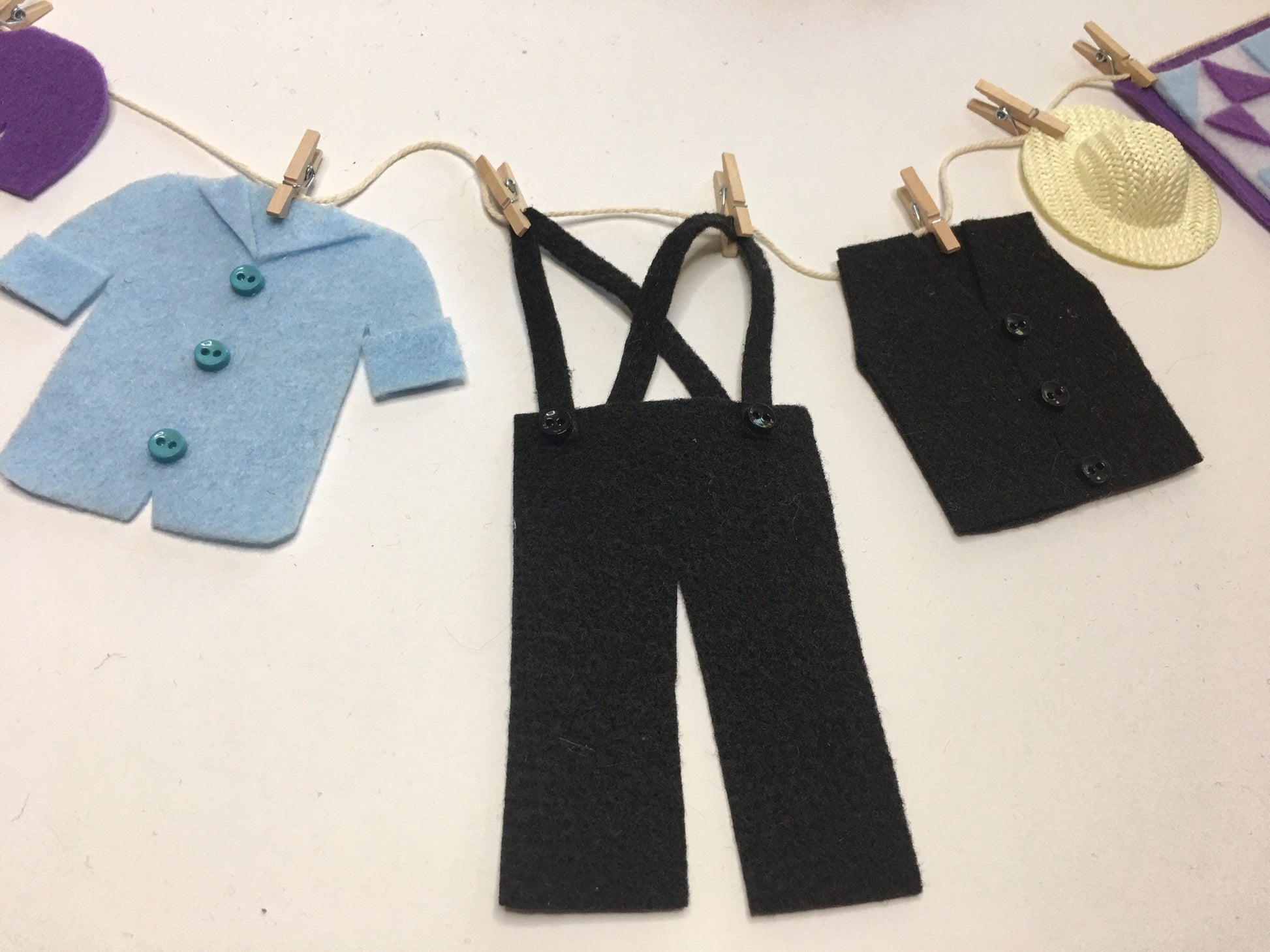 Miniature Amish Felt Clothesline Banner Garland Bunting Wall Hanging Decoration