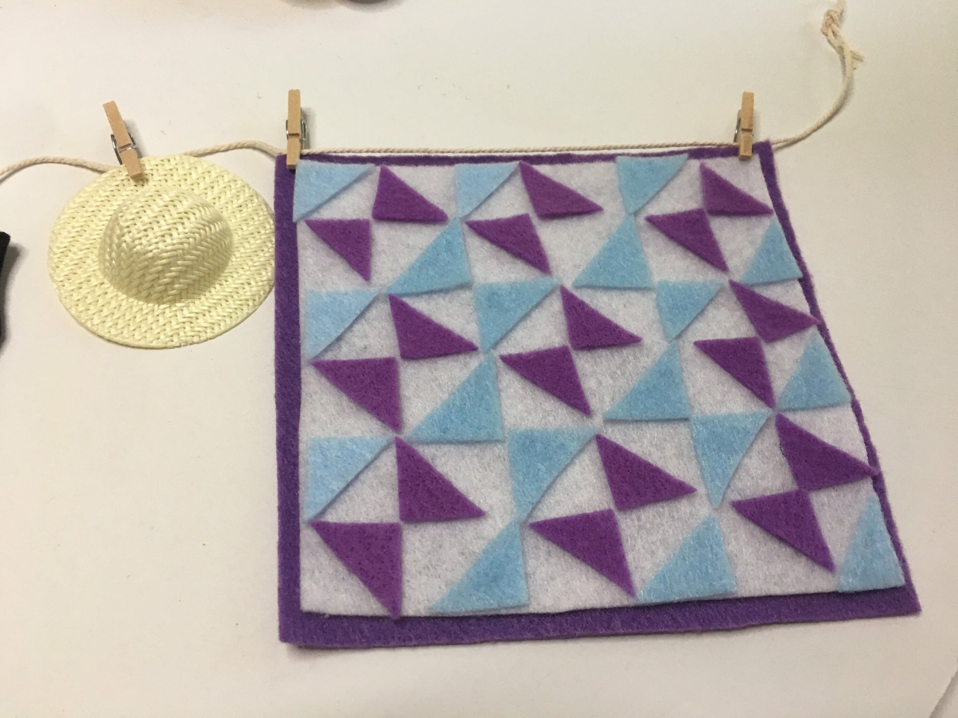 Miniature Amish Felt Clothesline Banner Garland Bunting Wall Hanging Decoration