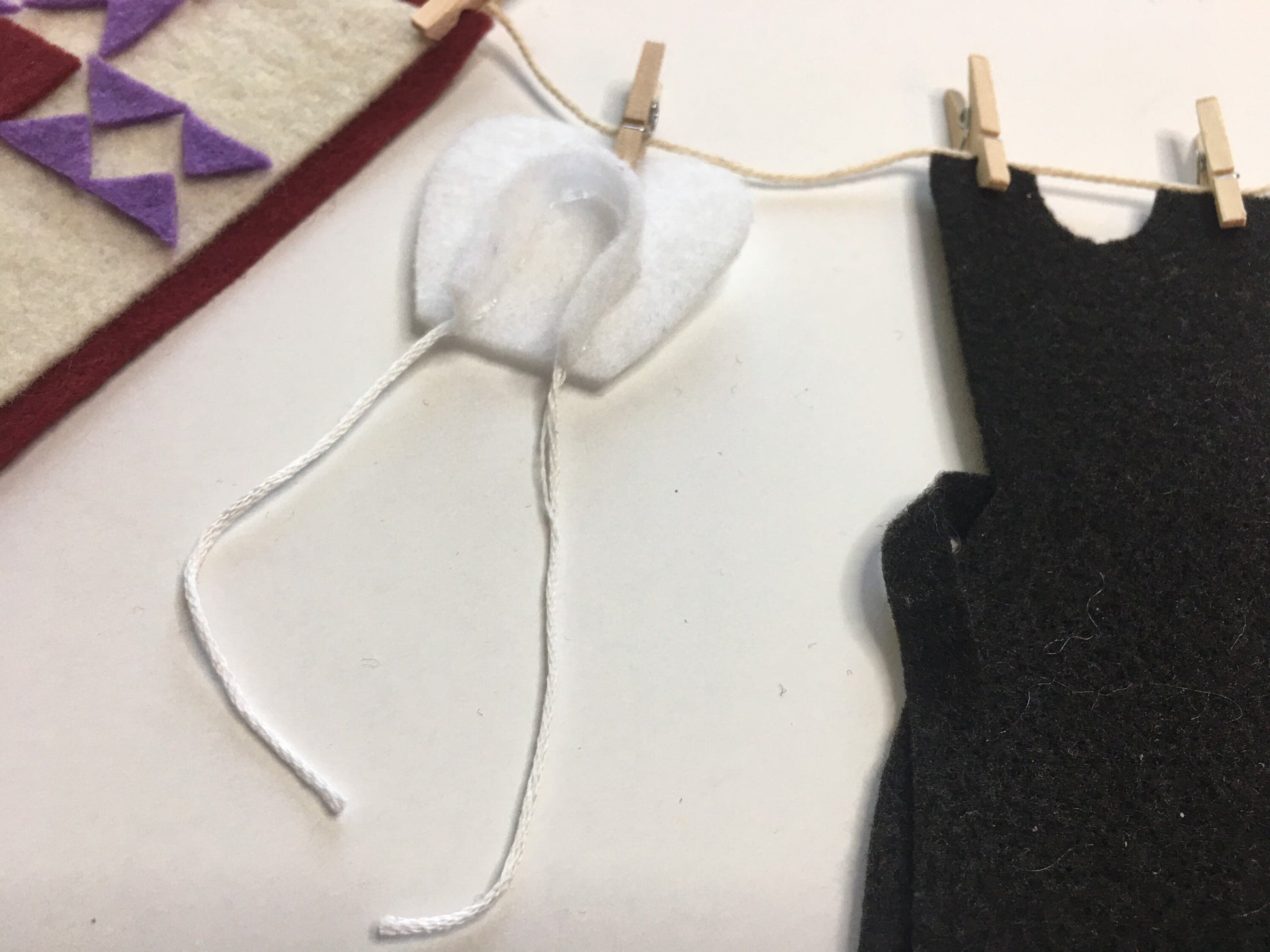 Miniature Amish Felt Clothesline Banner Garland Bunting Wall Hanging Decoration