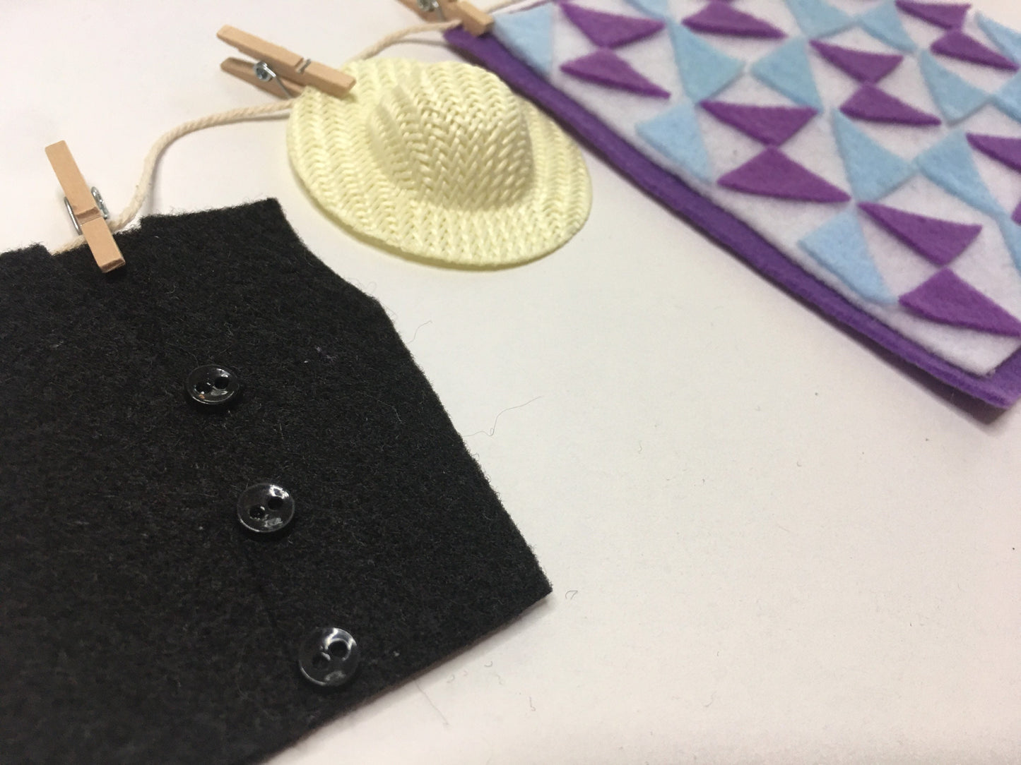 Miniature Amish Felt Clothesline Banner Garland Bunting Wall Hanging Decoration