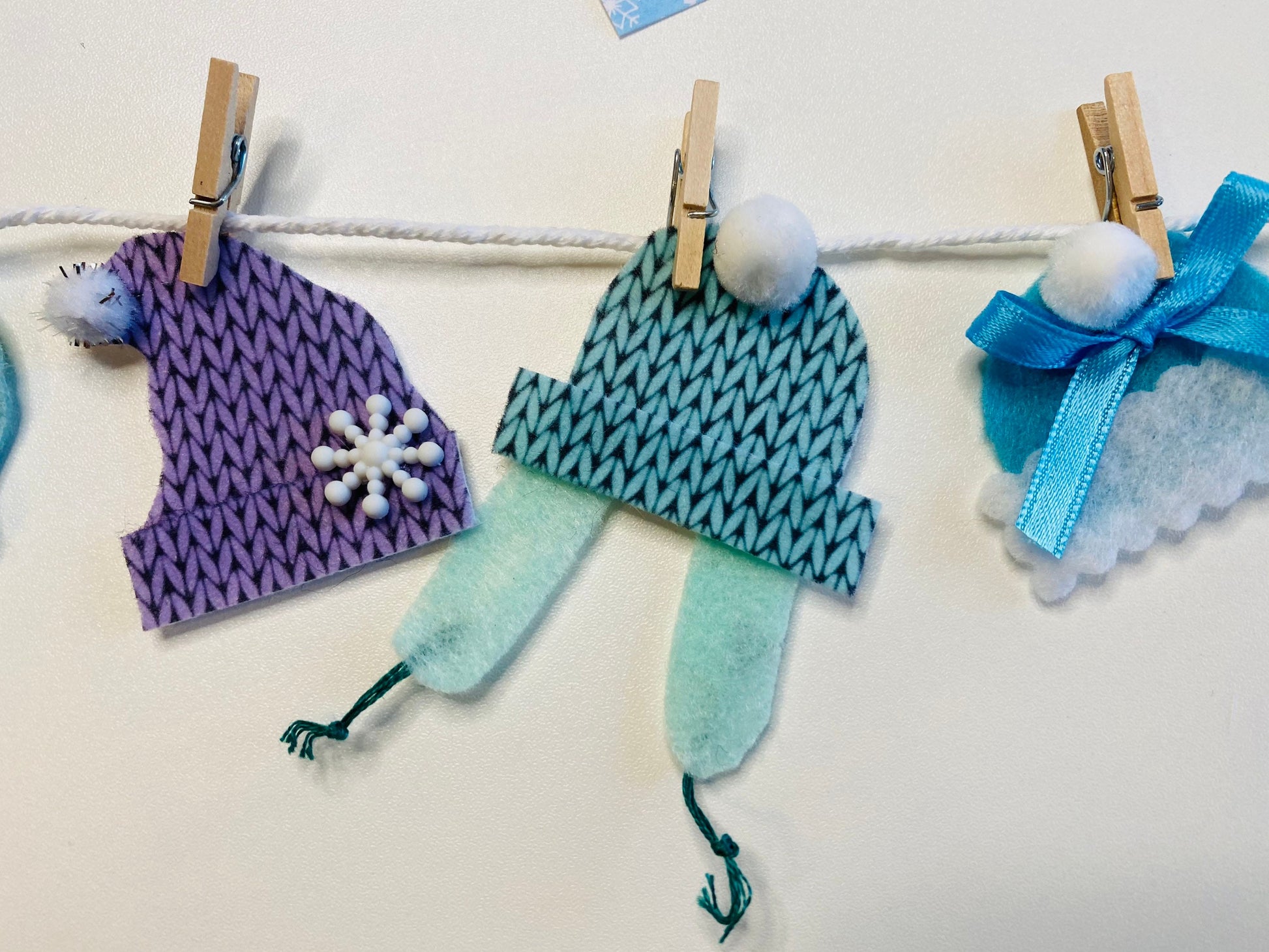 Felt Winter Hat Miniature Clothesline Banner Garland Bunting Wall Hanging Decoration