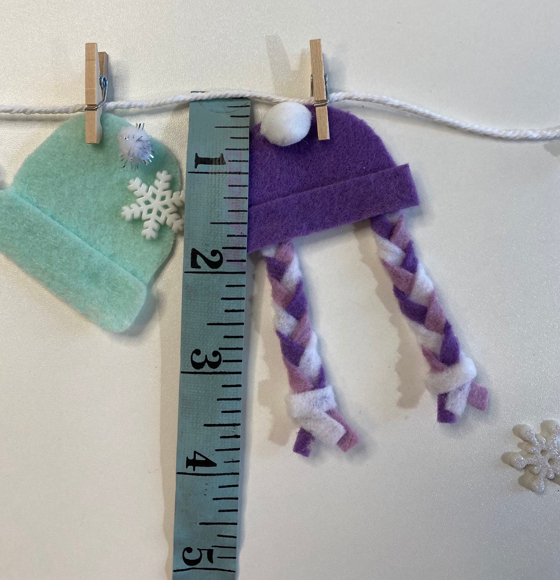 Felt Winter Hat Miniature Clothesline Banner Garland Bunting Wall Hanging Decoration