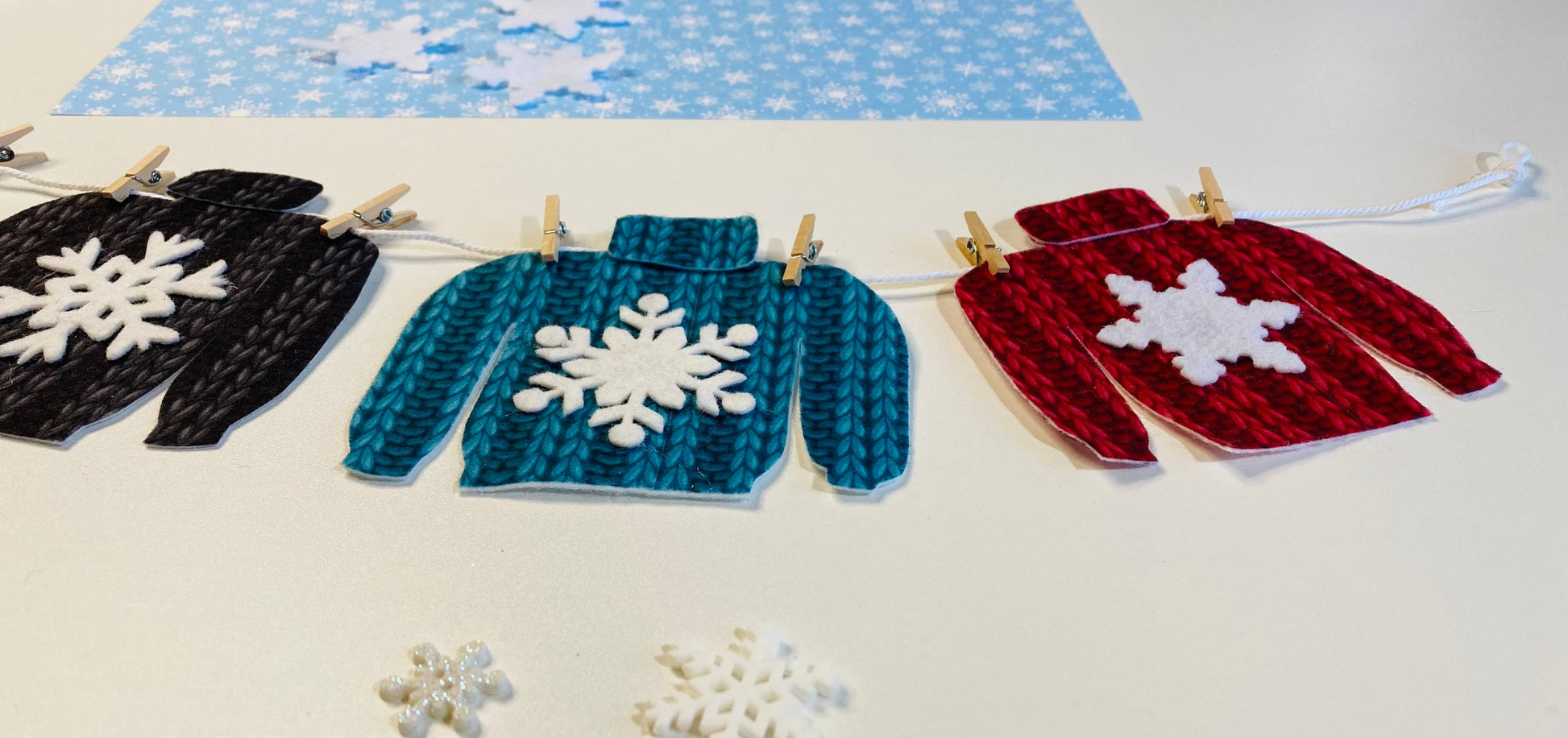 Winter Sweaters with Snowflakes Felt Miniature Clothesline Banner Garland Bunting Wall Hanging Decoration