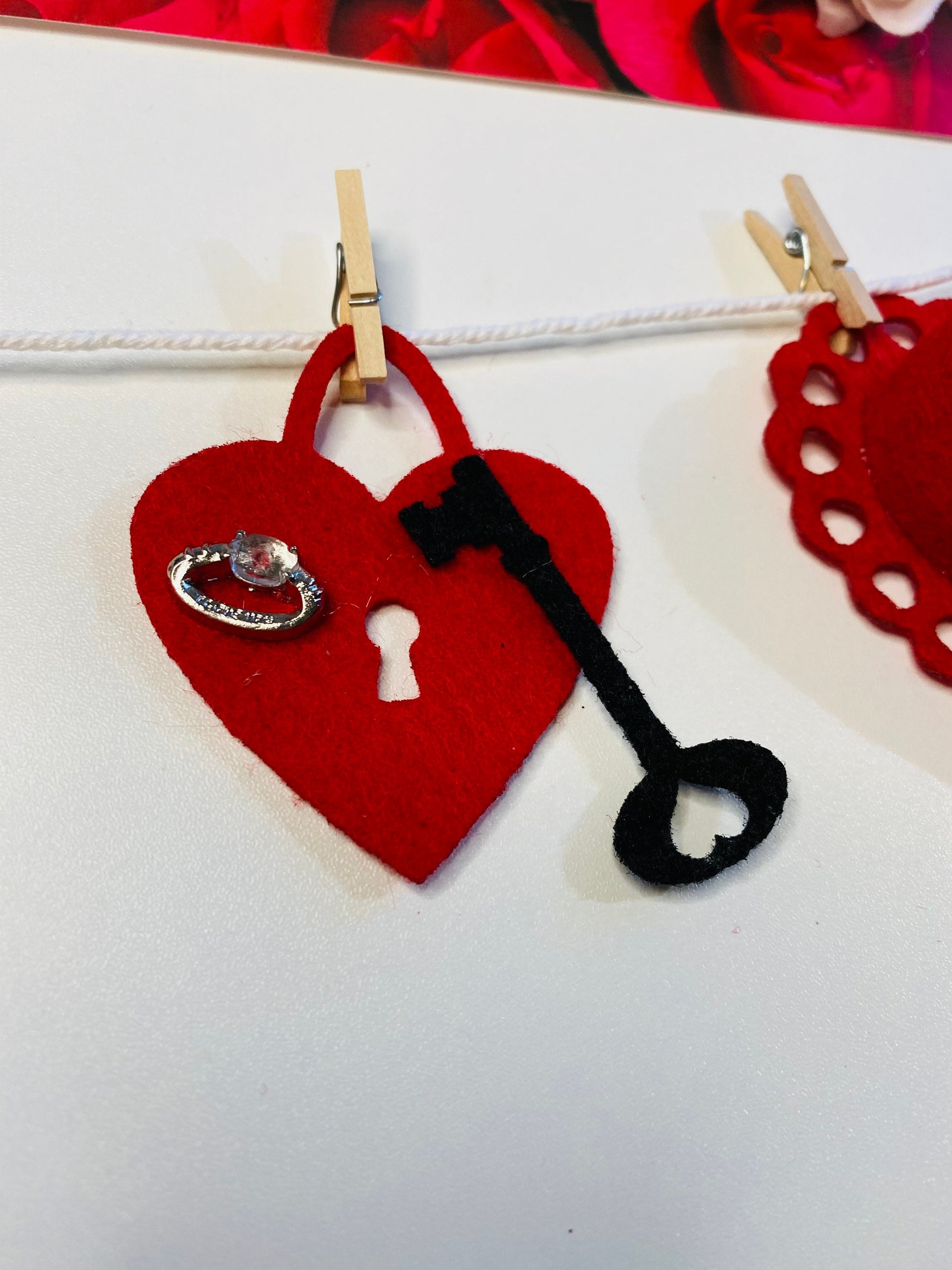 Romantic Valentine’s Day Miniature Felt Clothesline Banner Garland Bunting Wall Hanging Decoration