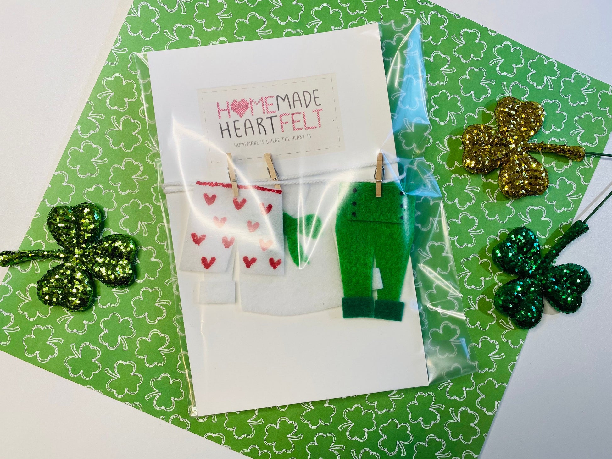 Leprechaun Man & Woman Clothesline Set of 2 Miniature Felt Clothesline Banner Garland Bunting Wall Hanging Decorations for St. Patrick’s Day