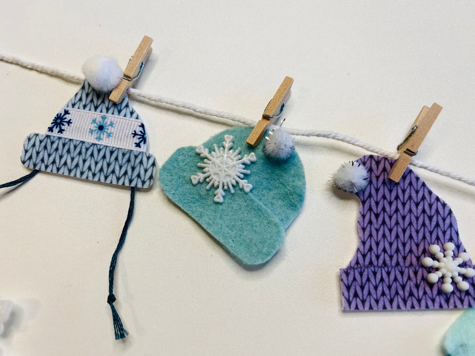 Felt Winter Hat Miniature Clothesline Banner Garland Bunting Wall Hanging Decoration