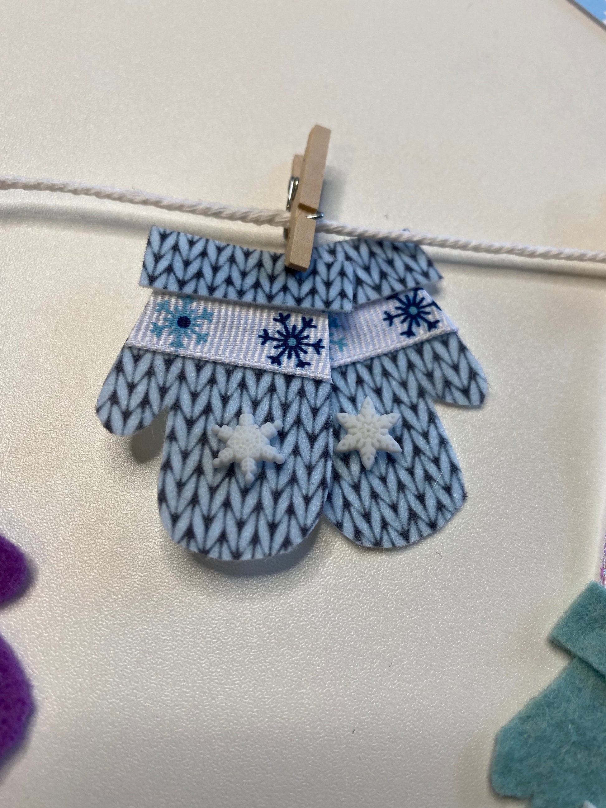 Winter Mittens Miniature Felt Clothesline Banner Garland Bunting Wall Hanging for Decoration