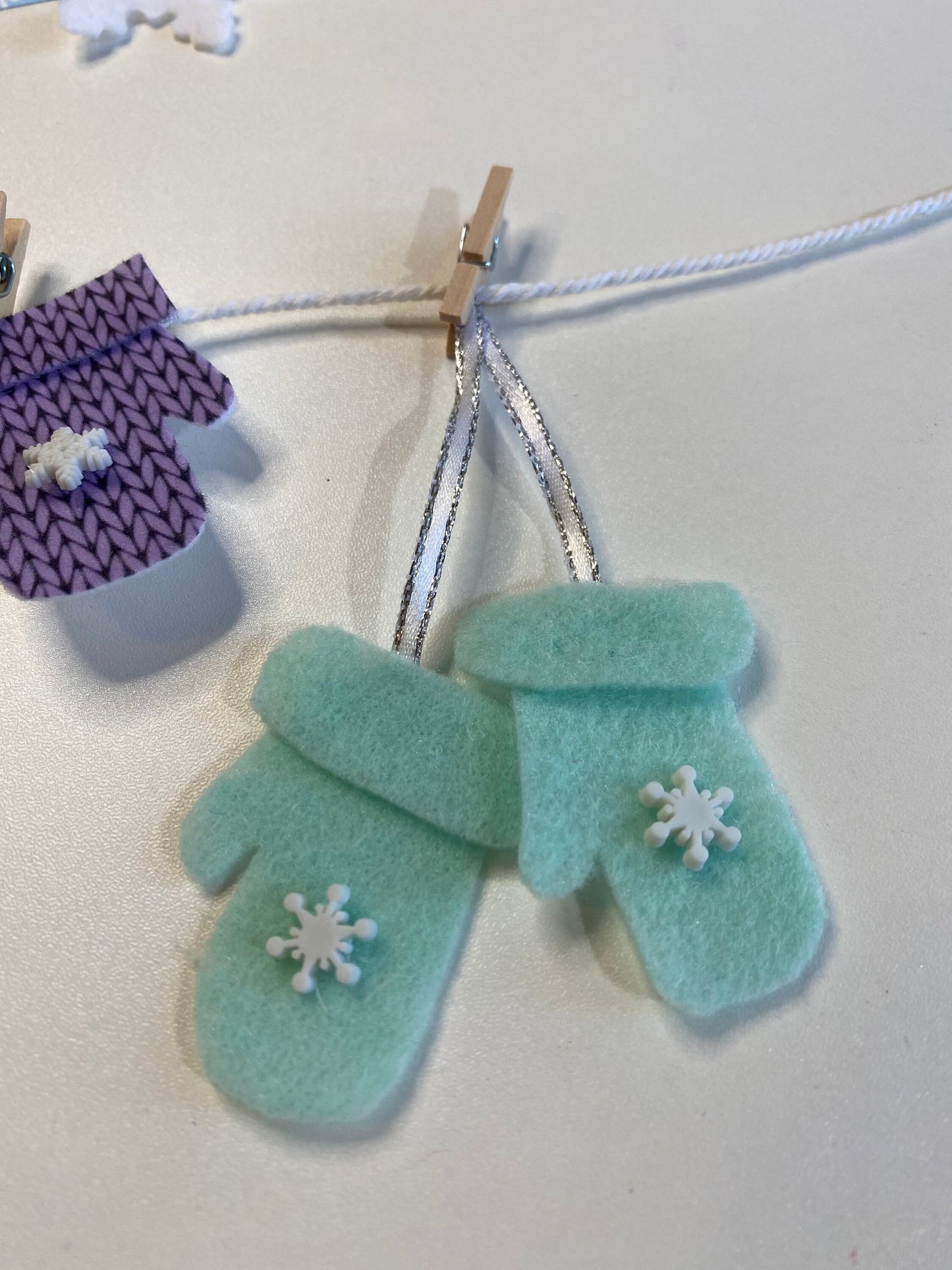 Winter Mittens Miniature Felt Clothesline Banner Garland Bunting Wall Hanging for Decoration