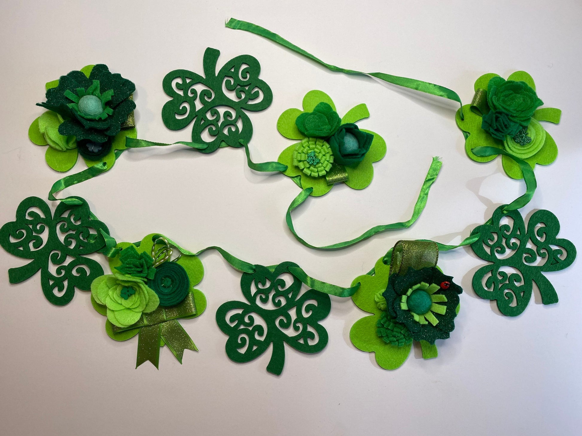 Shamrock Clover St. Patrick’s Day Banner with Felt Flowers and Ladybug Bunting Wall Hanging Decoration