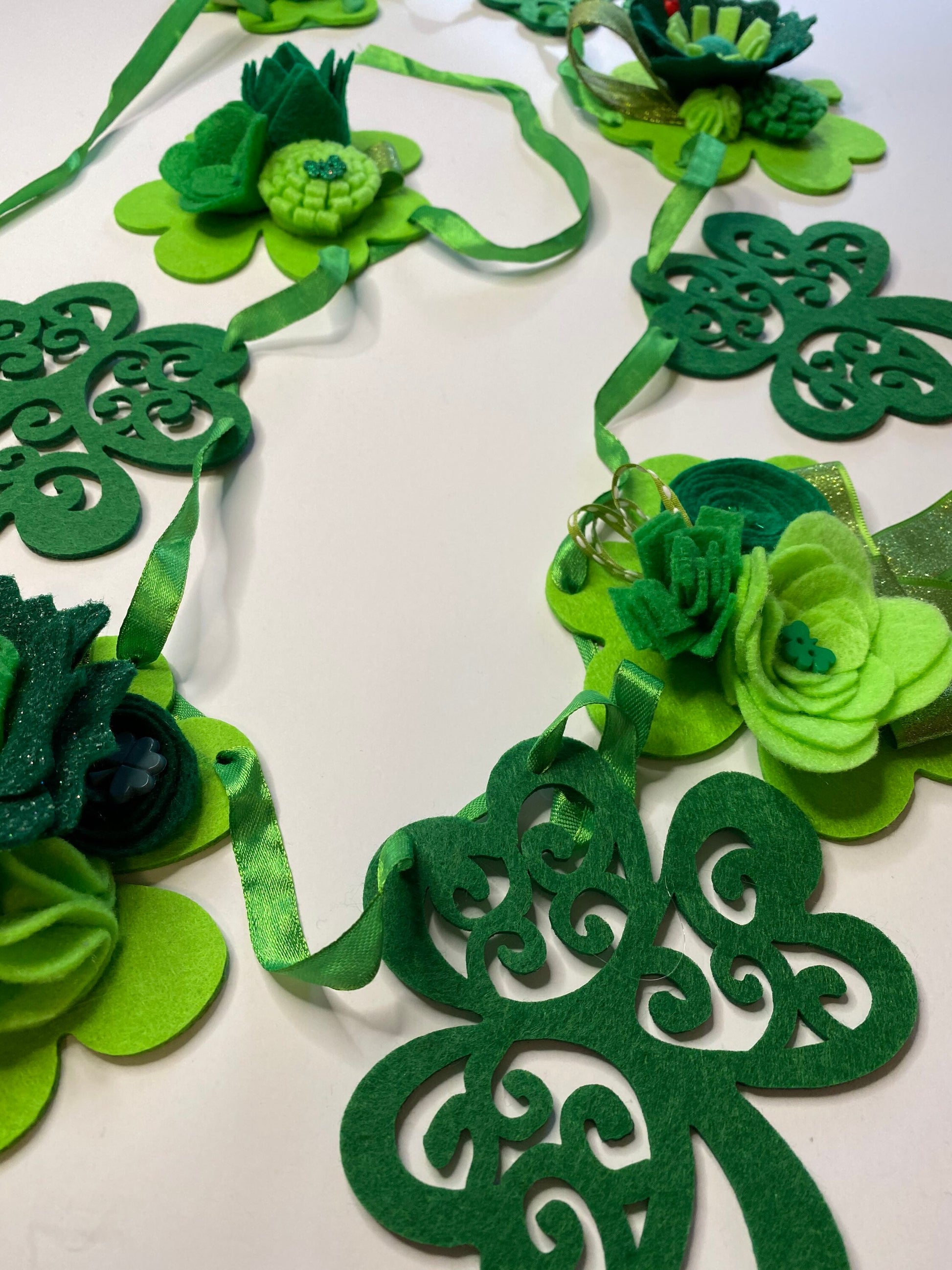 Shamrock Clover St. Patrick’s Day Banner with Felt Flowers and Ladybug Bunting Wall Hanging Decoration