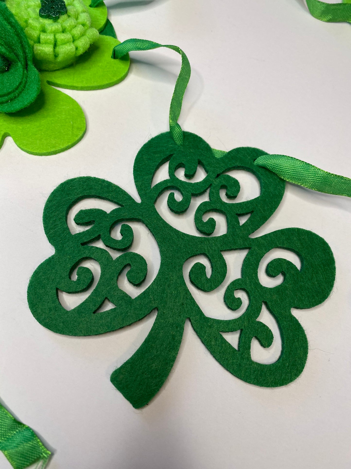 Shamrock Clover St. Patrick’s Day Banner with Felt Flowers and Ladybug Bunting Wall Hanging Decoration