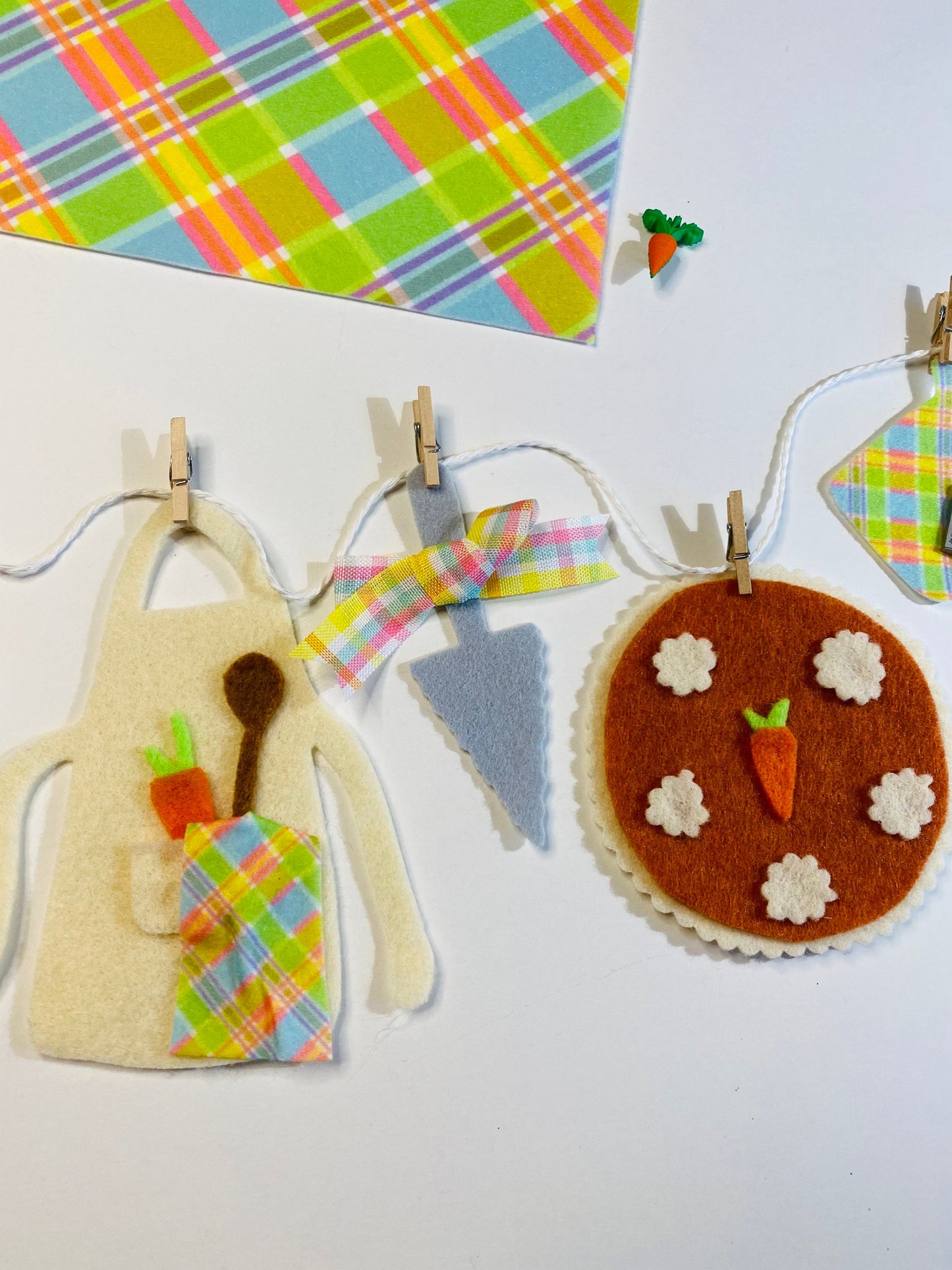 Carrot Cake Easter Baking Miniature Felt Clothesline Banner Garland Bunting Wall Hanging for Spring