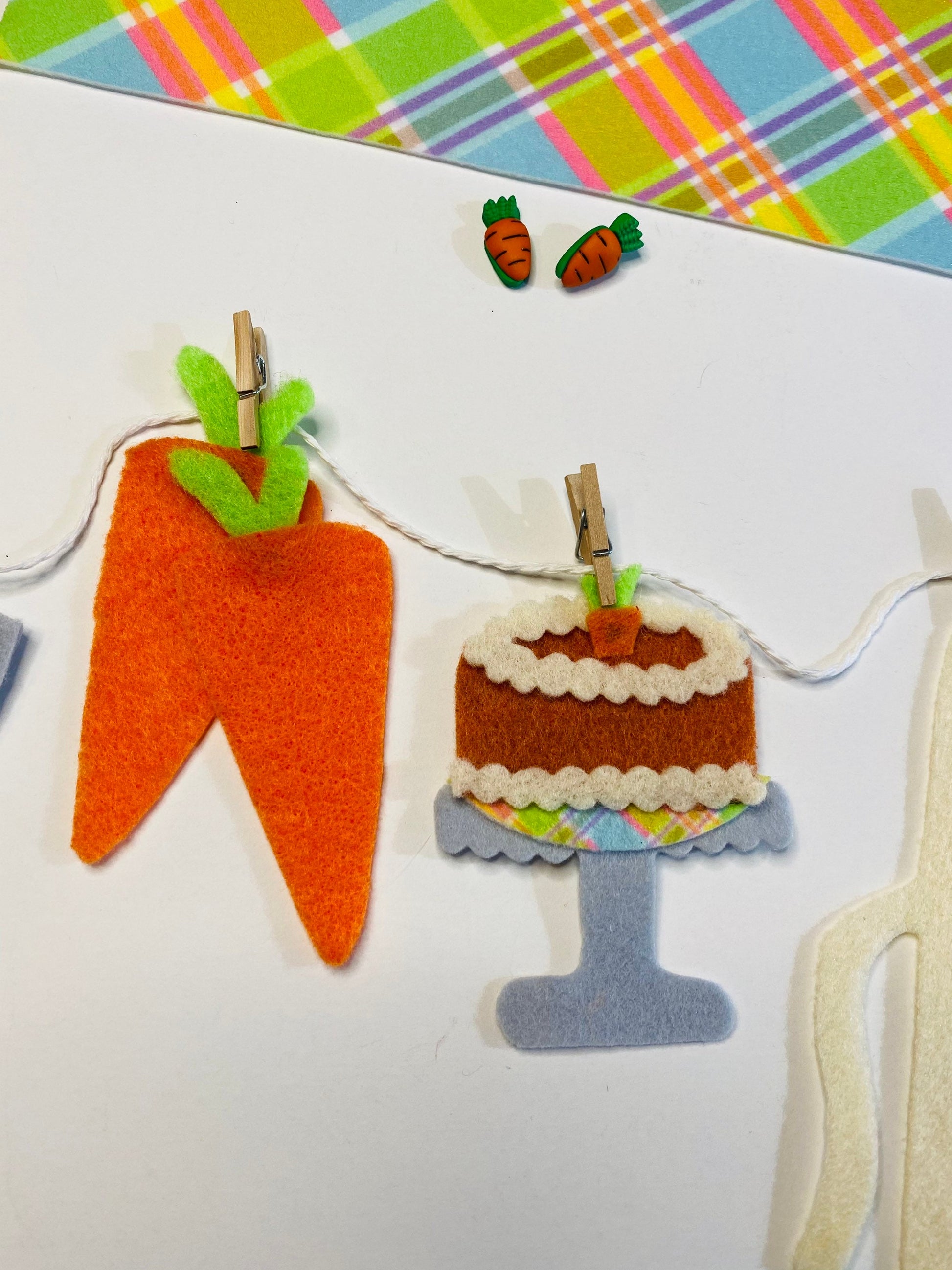 Carrot Cake Easter Baking Miniature Felt Clothesline Banner Garland Bunting Wall Hanging for Spring
