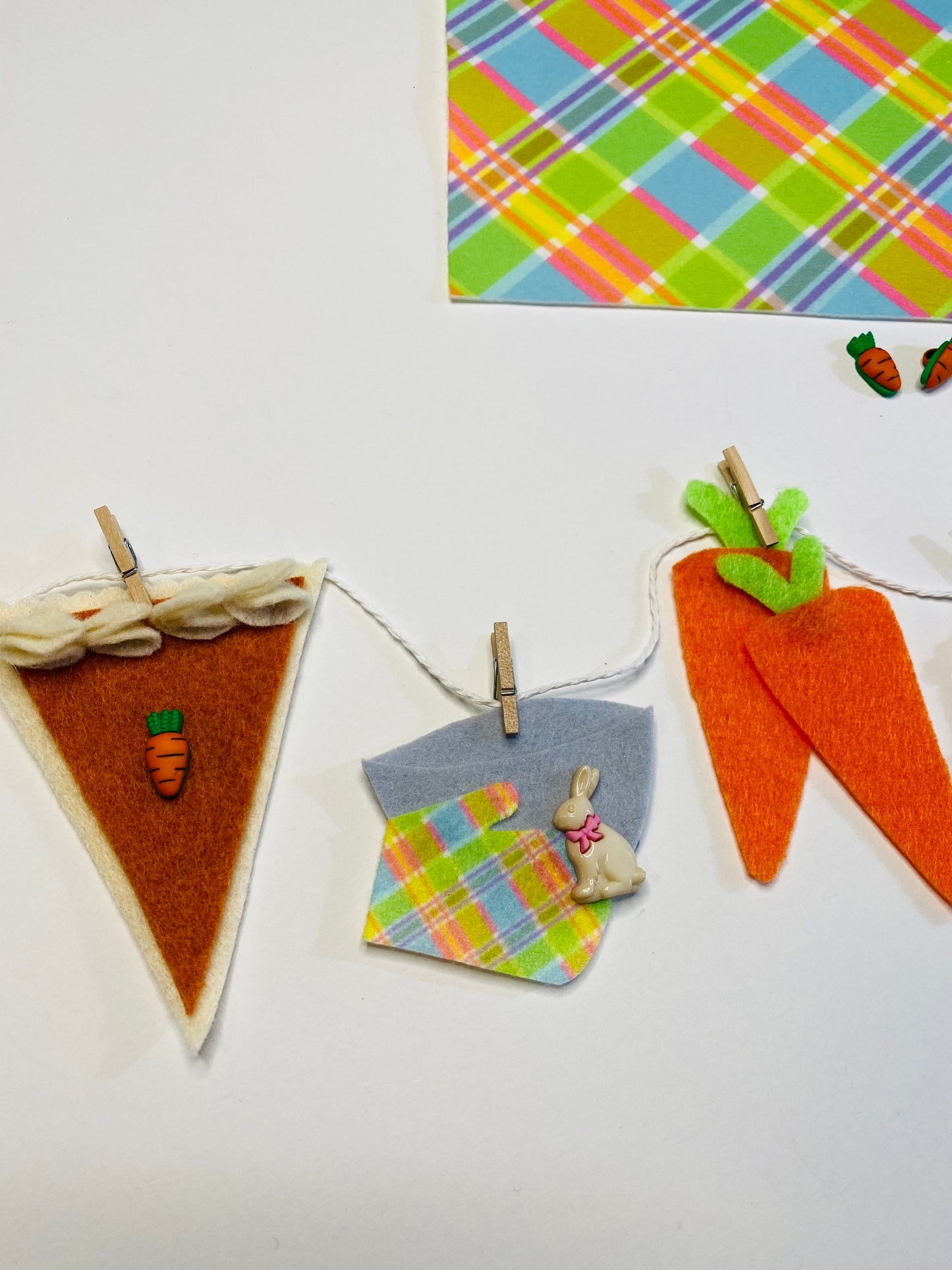 Carrot Cake Easter Baking Miniature Felt Clothesline Banner Garland Bunting Wall Hanging for Spring