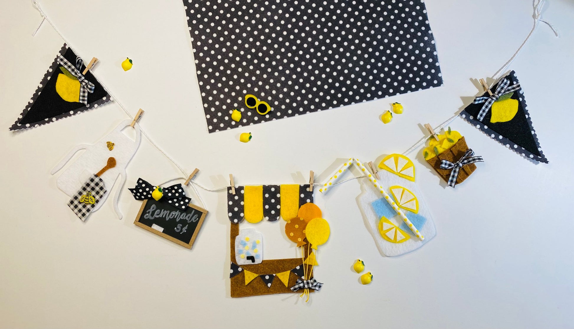 Lemonade Stand Miniature Felt Banner Garland Bunting Wall Hanging Decoration for Spring and Summer