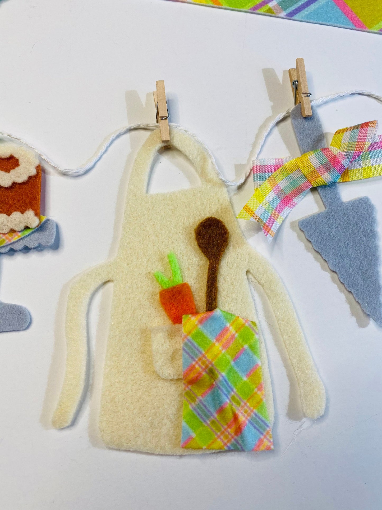 Carrot Cake Easter Baking Miniature Felt Clothesline Banner Garland Bunting Wall Hanging for Spring
